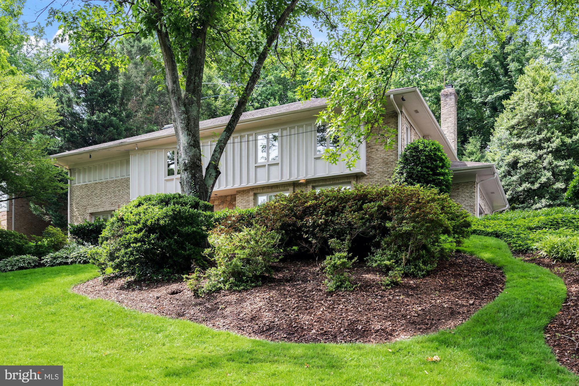 BANNOCKBURN ESTATES - Residential