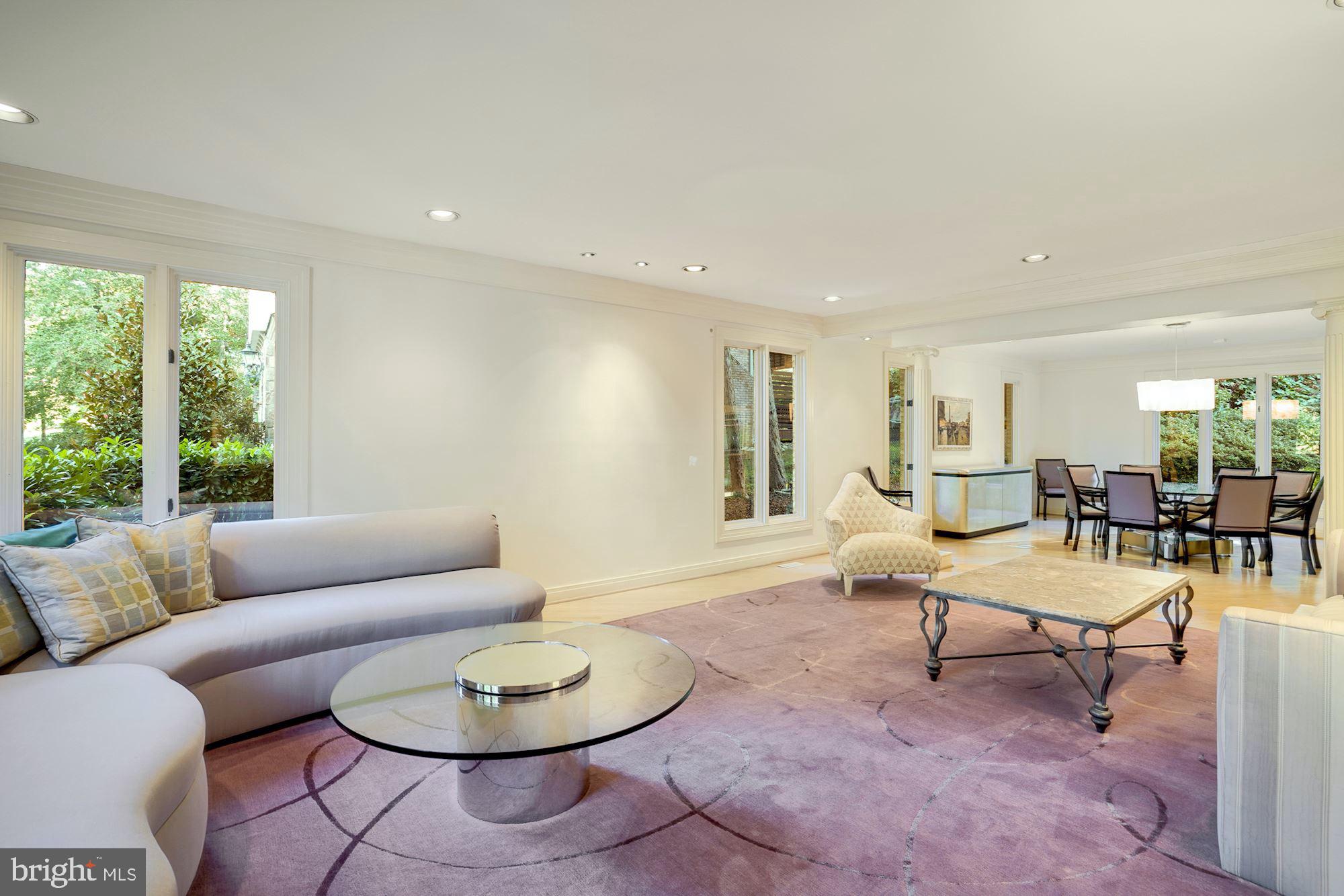 BANNOCKBURN ESTATES - Residential