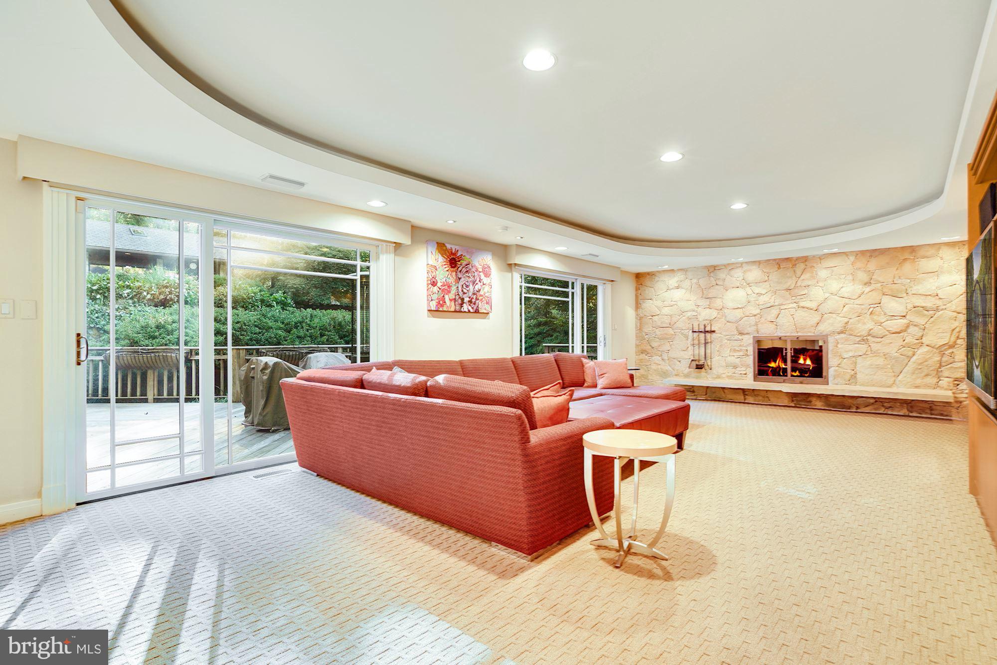 BANNOCKBURN ESTATES - Residential