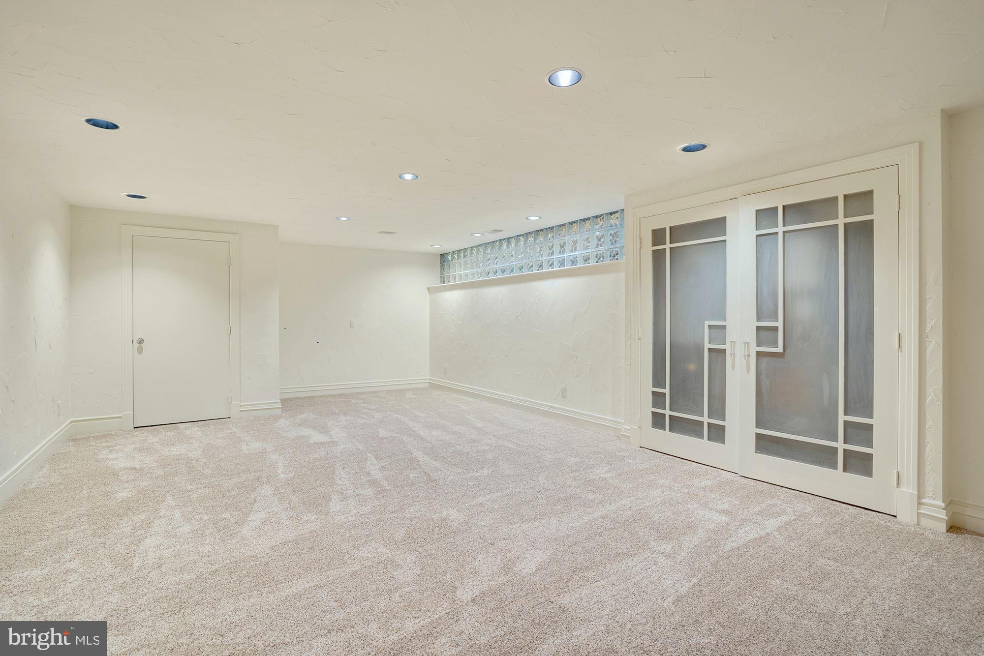 BANNOCKBURN ESTATES - Residential