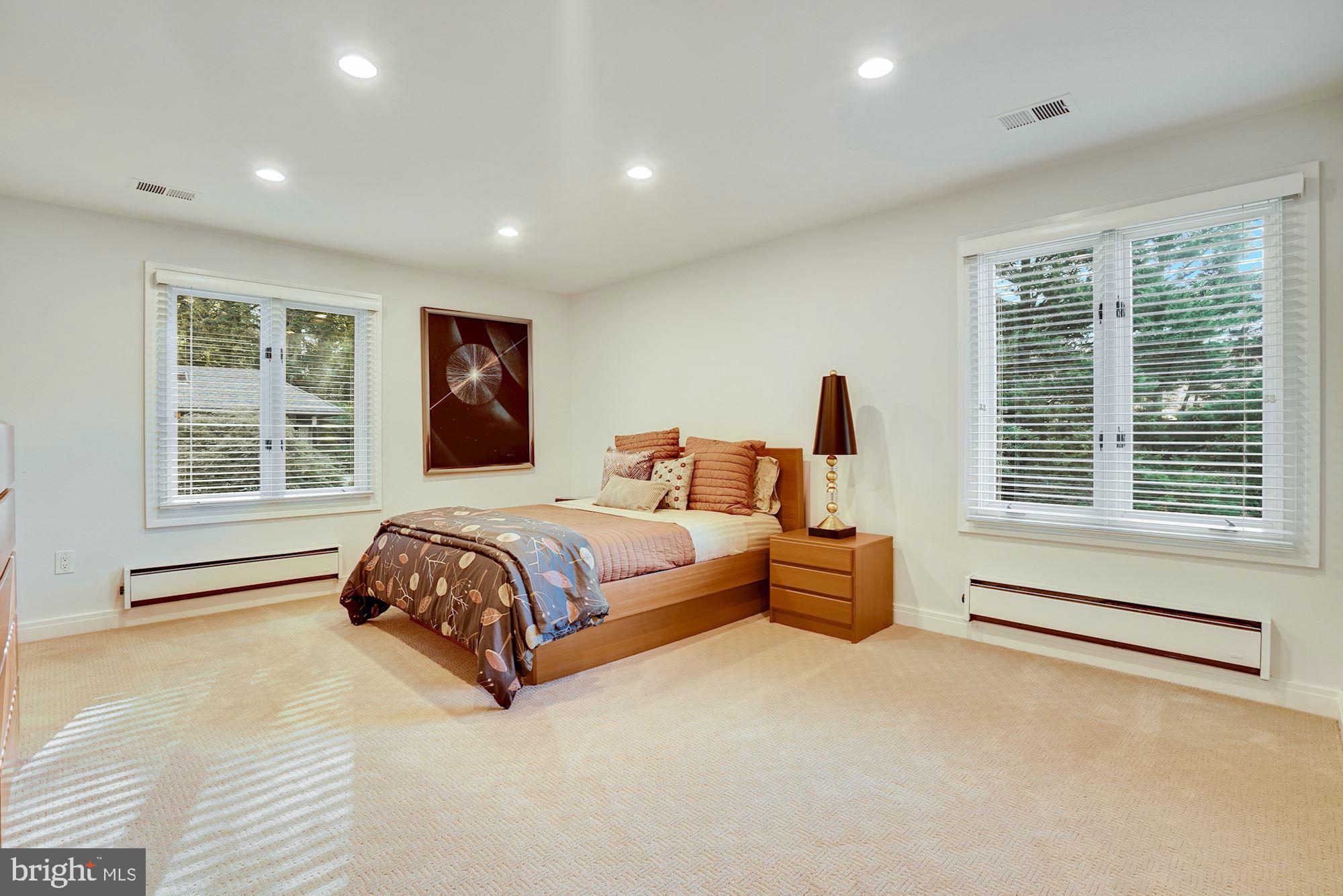 BANNOCKBURN ESTATES - Residential