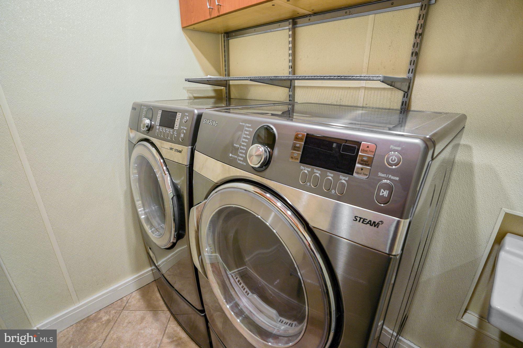 BANNOCKBURN ESTATES - Residential