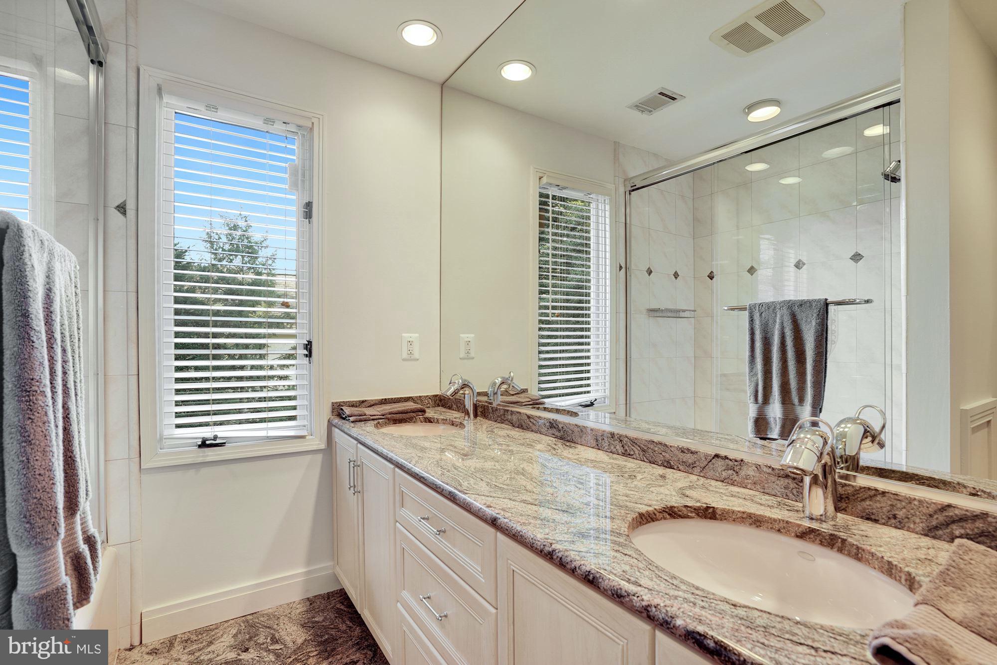 BANNOCKBURN ESTATES - Residential