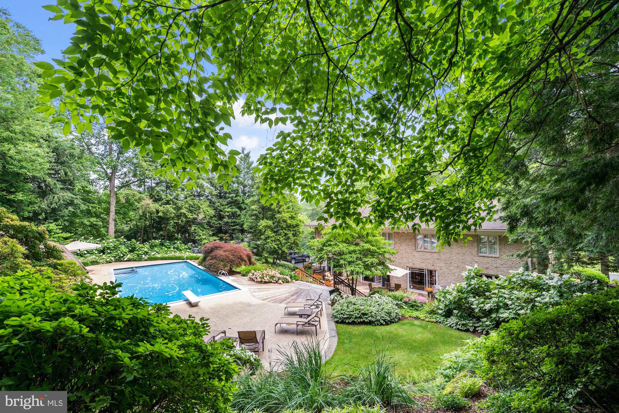 BANNOCKBURN ESTATES - Residential