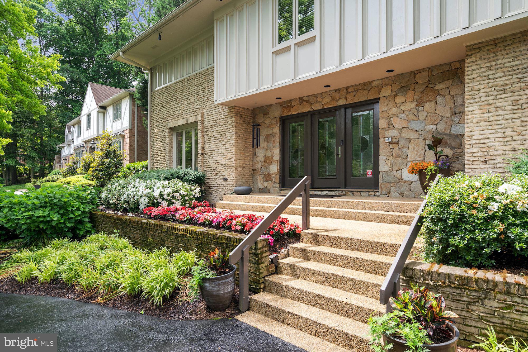 BANNOCKBURN ESTATES - Residential