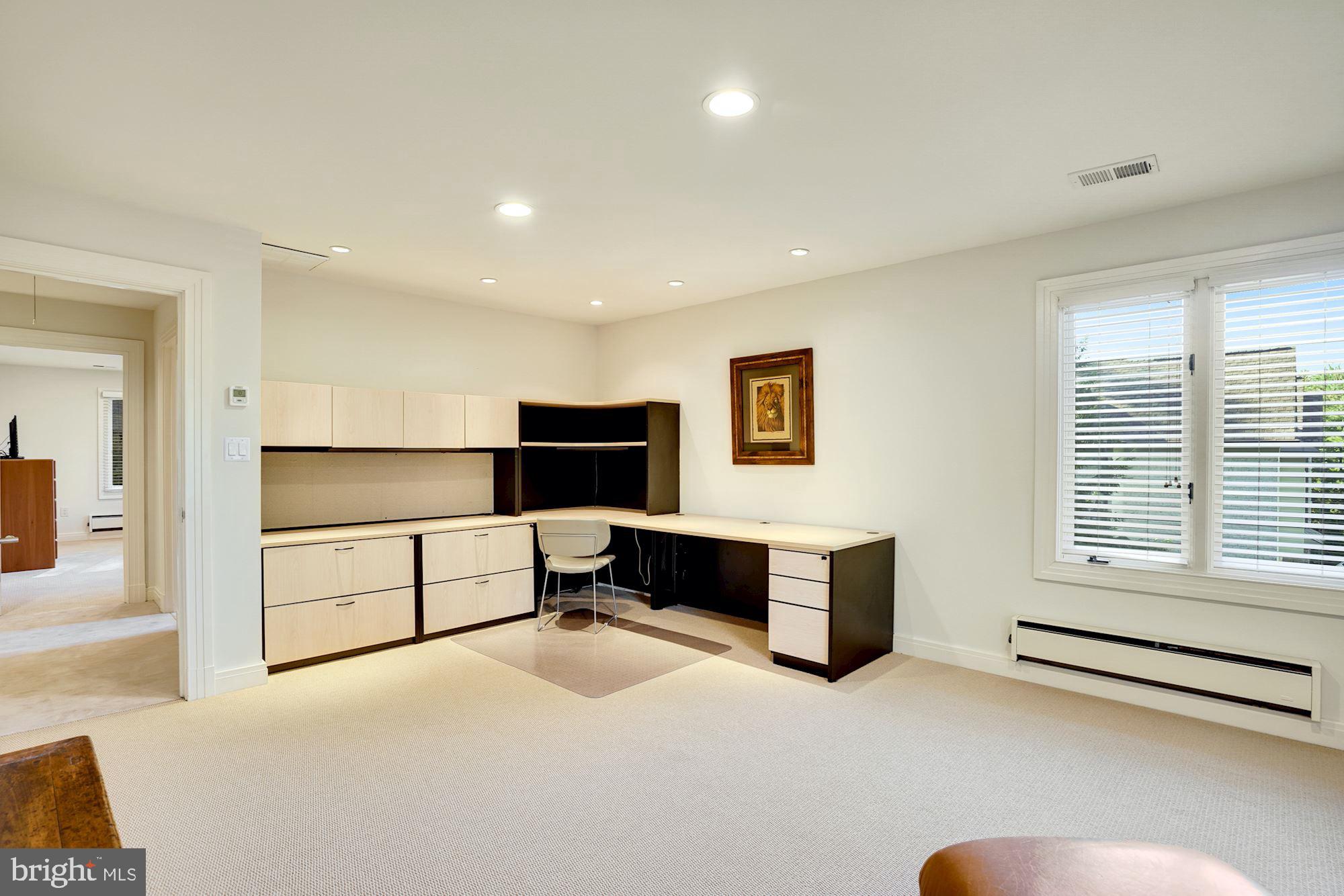 BANNOCKBURN ESTATES - Residential