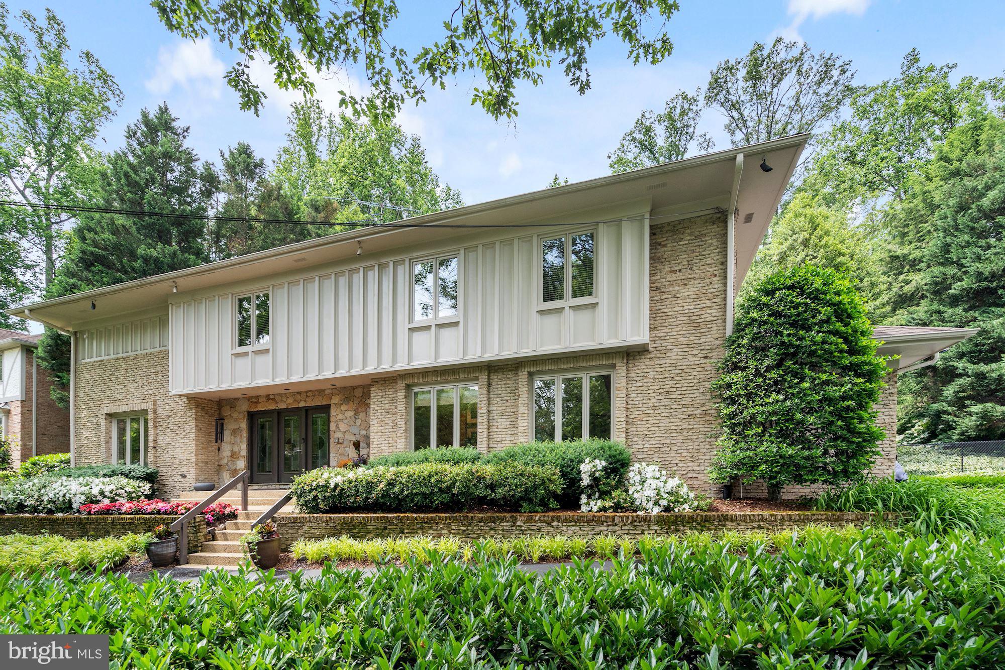 BANNOCKBURN ESTATES - Residential