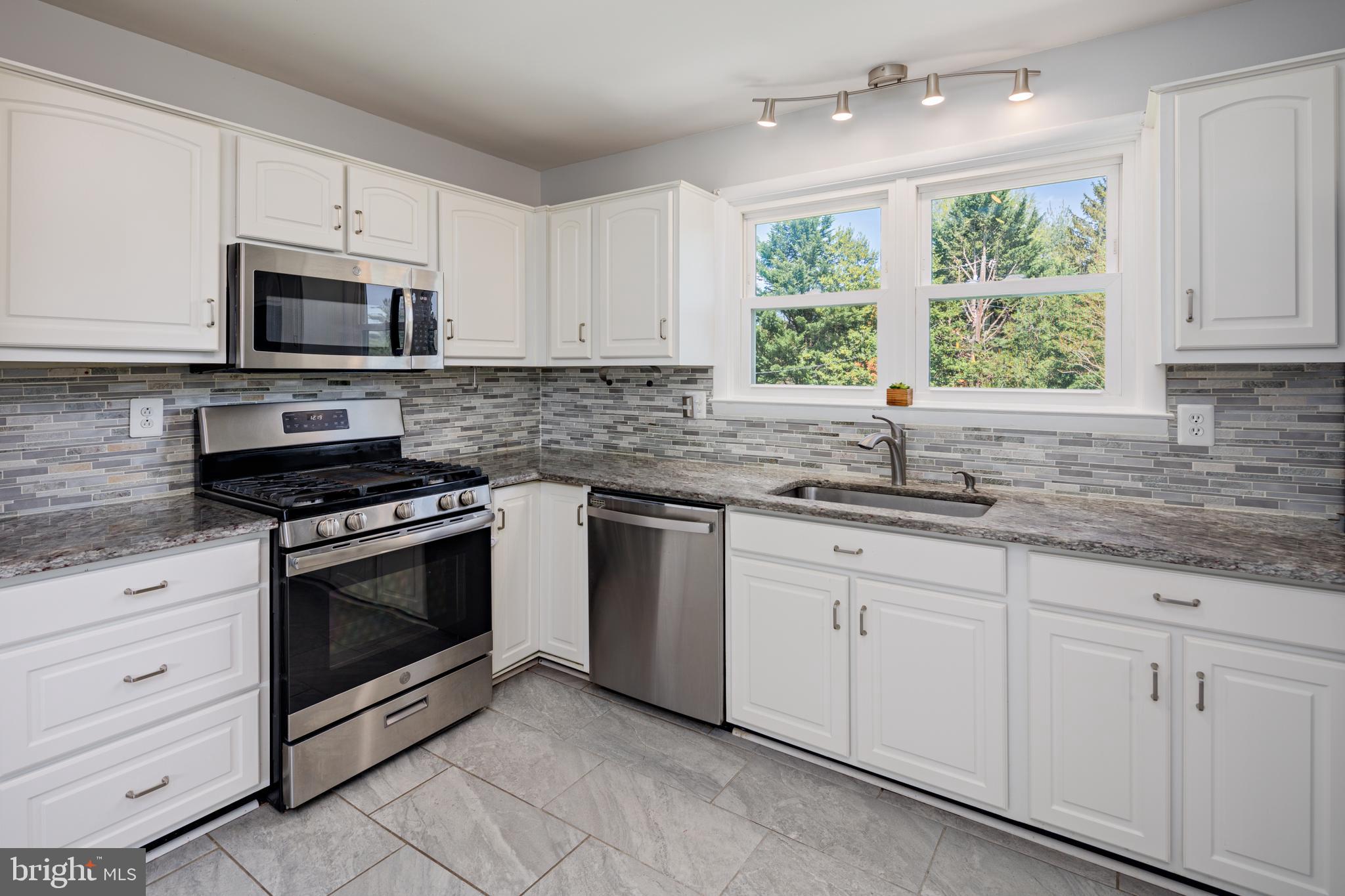 WILTON ACRES - Residential