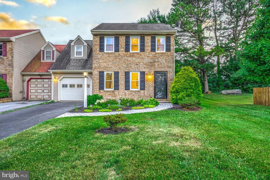 Photo of 37 Winding Way, Lititz, PA 17543 (MLS # PALA2052728)