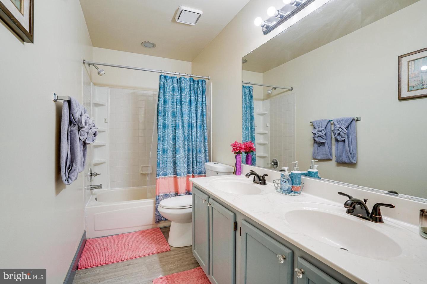 ARAGONA VILLAGE - Residential Lease