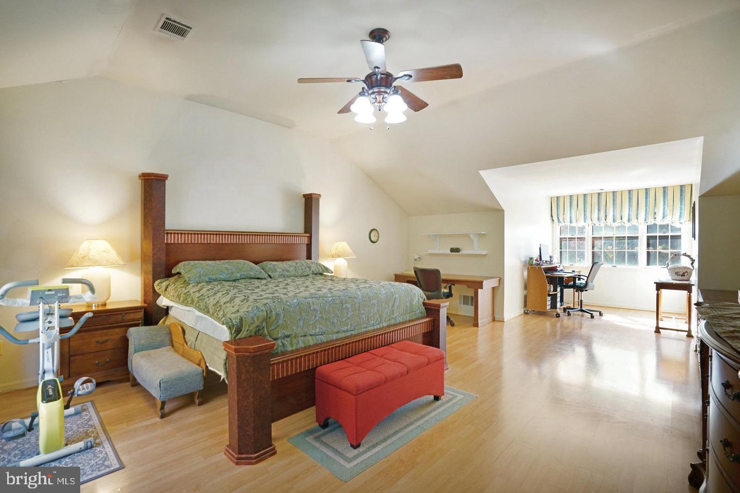 ARAGONA VILLAGE - Residential Lease