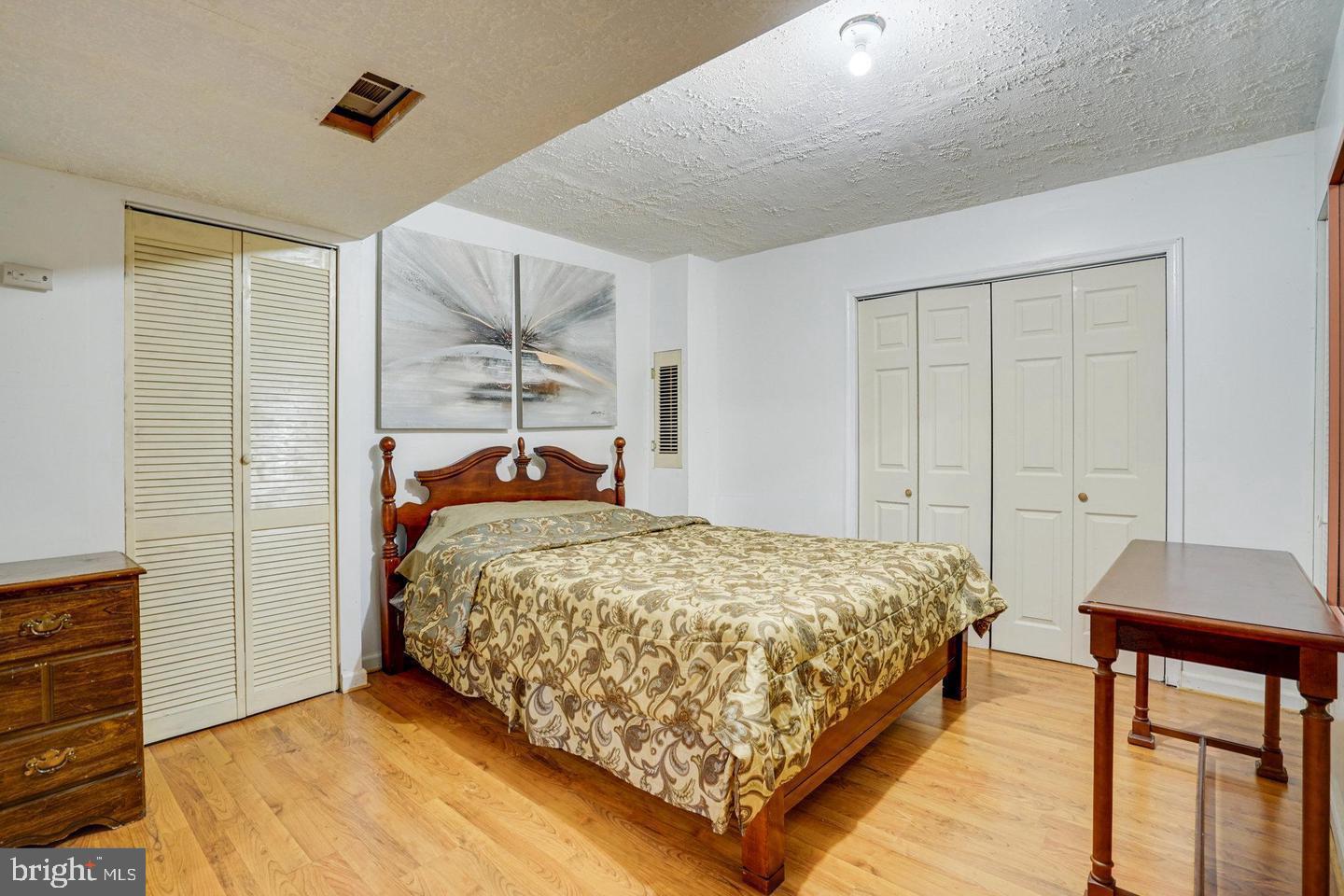 ARAGONA VILLAGE - Residential Lease