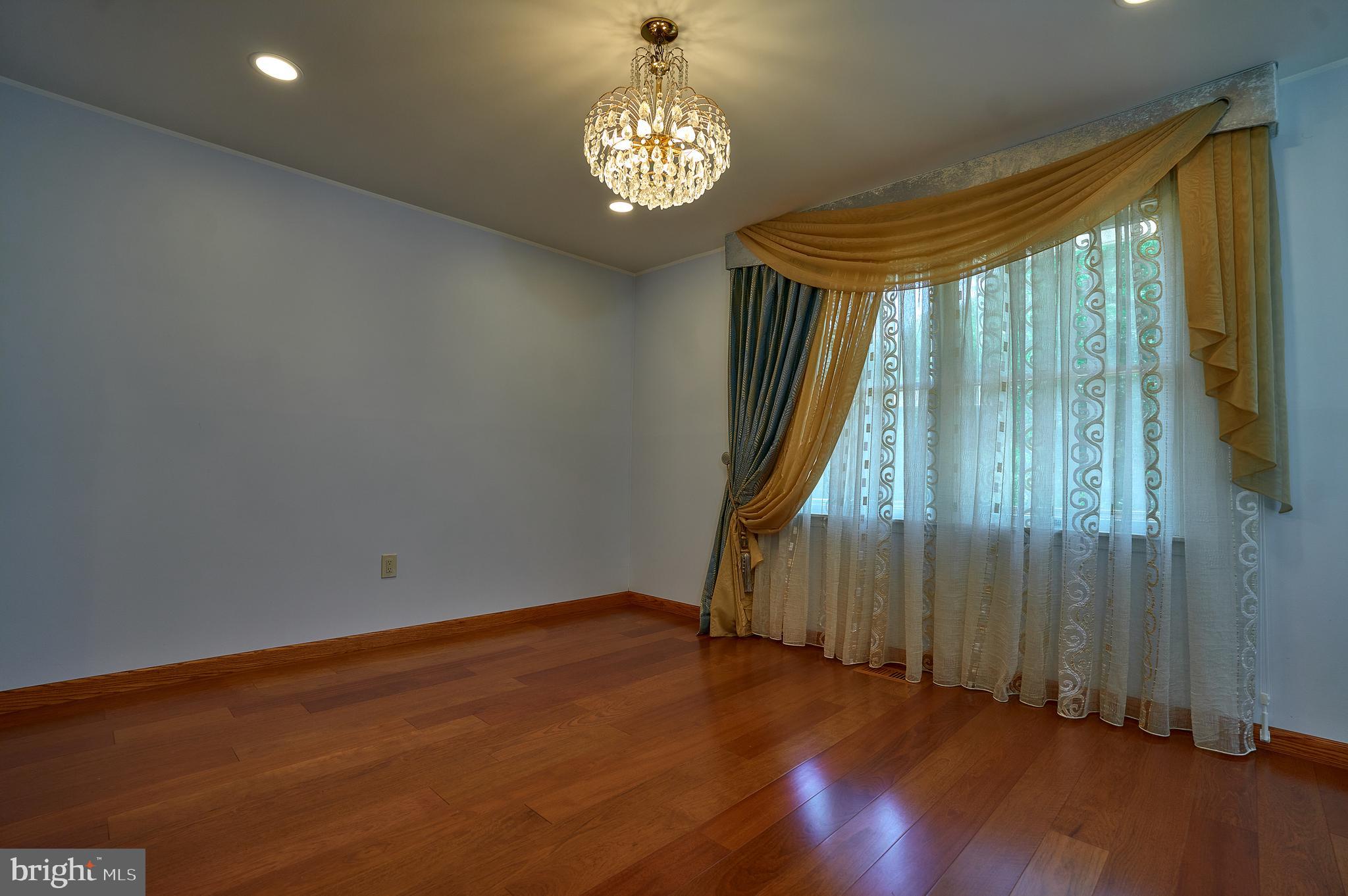 LONGFIELD WOODS - Residential