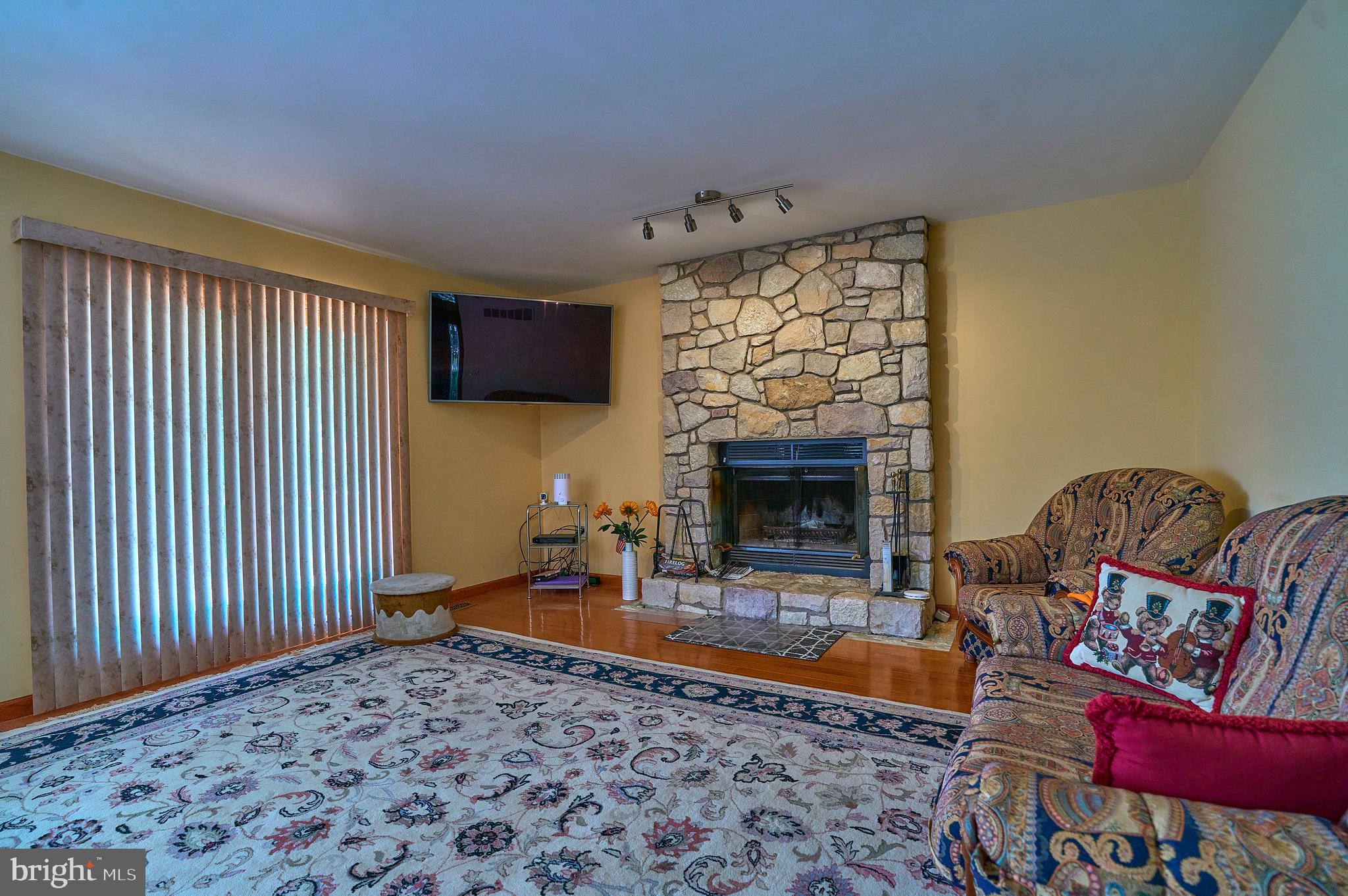 LONGFIELD WOODS - Residential