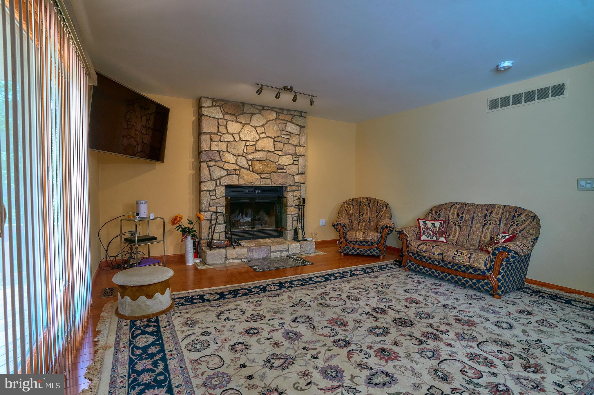 LONGFIELD WOODS - Residential