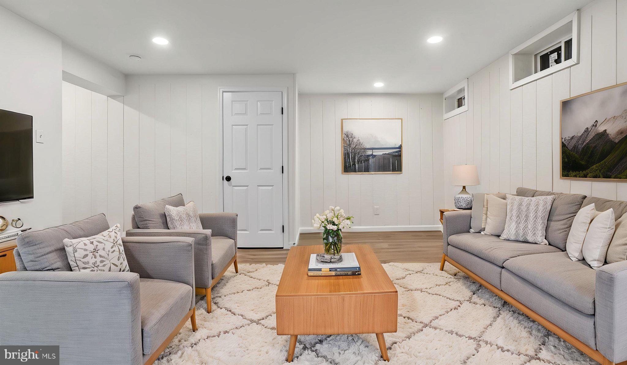 8227 WELLINGTON PLACE