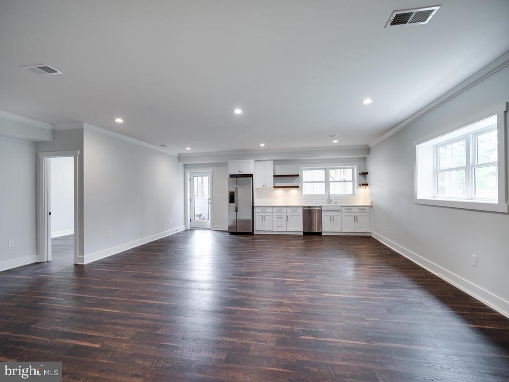 DUNN LORING GARDENS - Residential