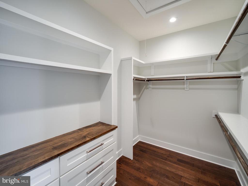 DUNN LORING GARDENS - Residential