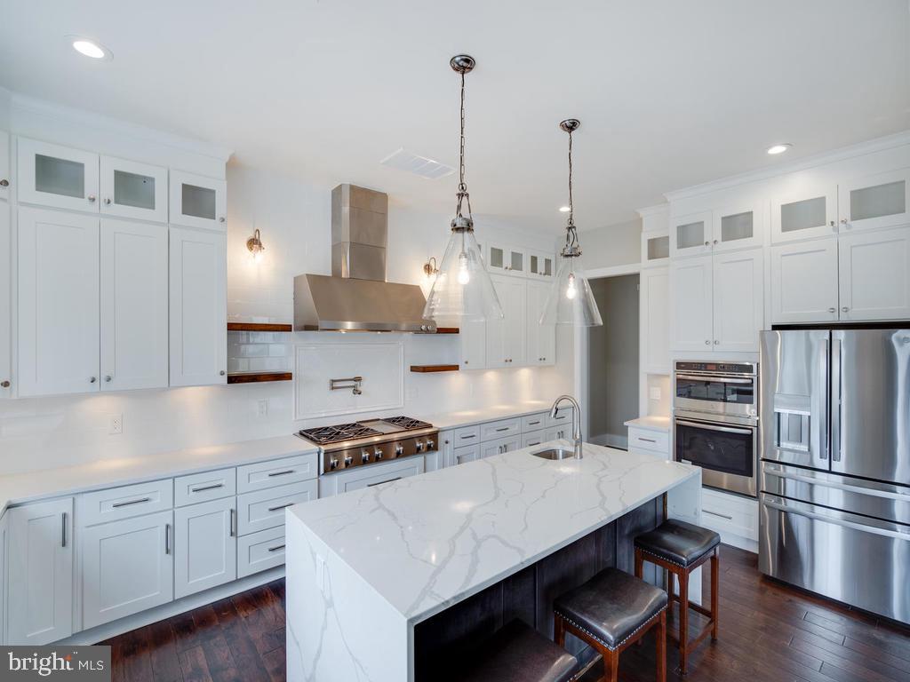 DUNN LORING GARDENS - Residential