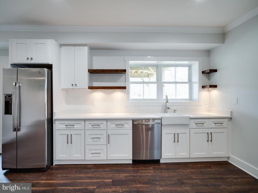 DUNN LORING GARDENS - Residential