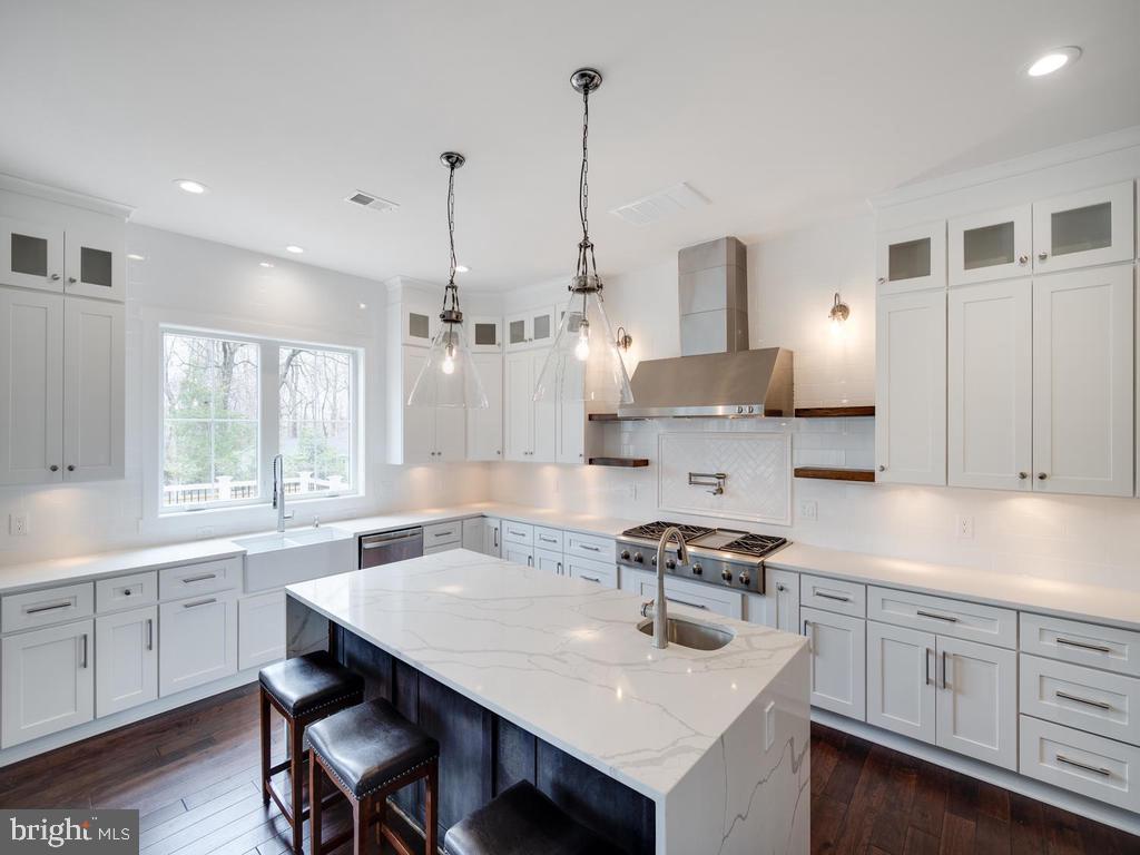 DUNN LORING GARDENS - Residential