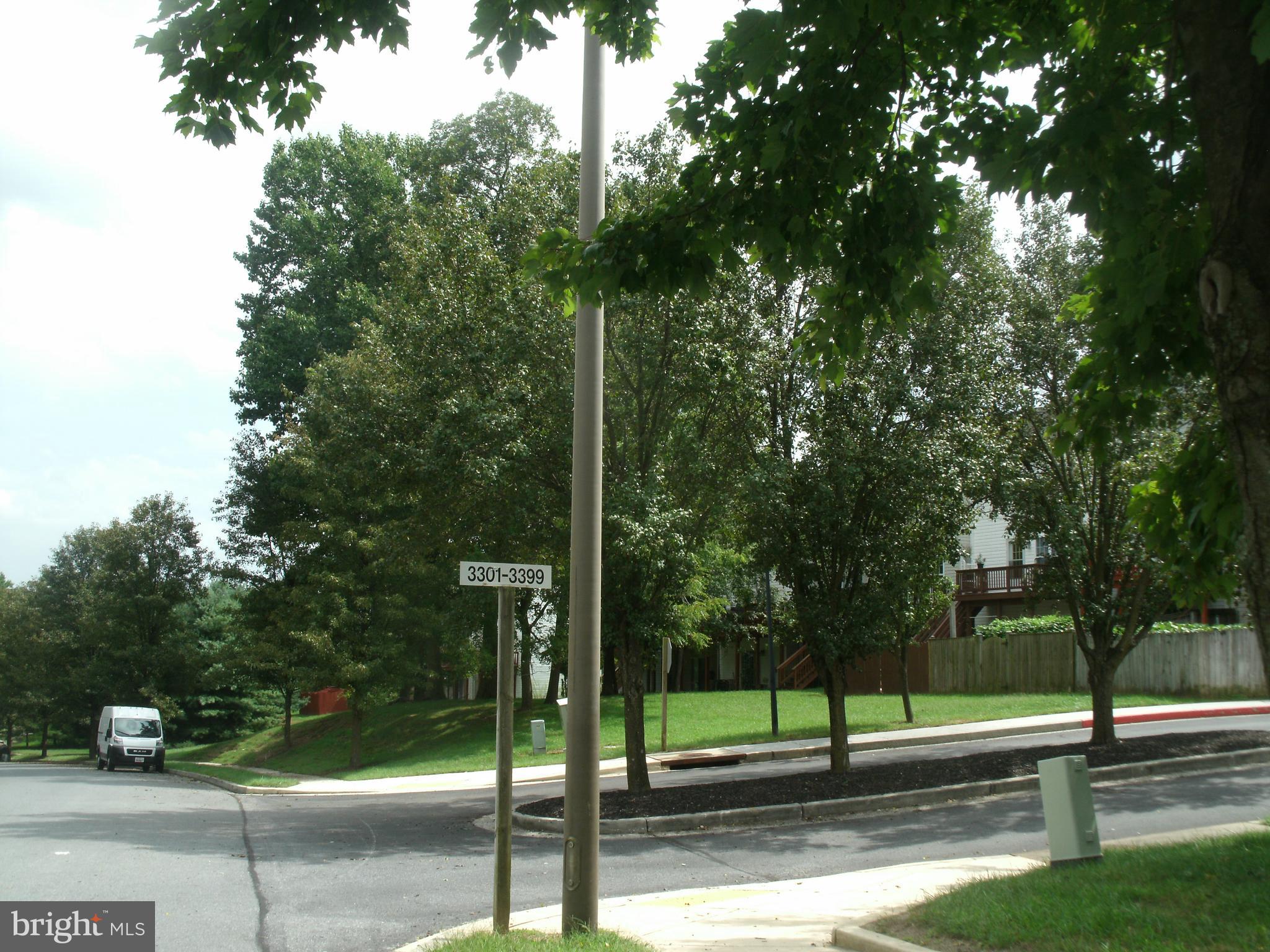 EMERALD KNOLLS - Residential