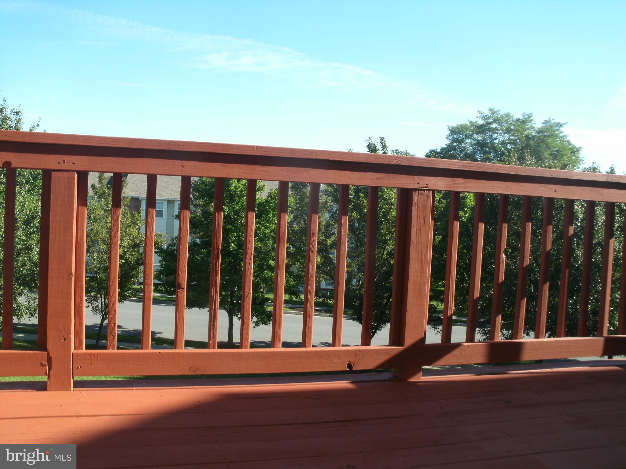 EMERALD KNOLLS - Residential