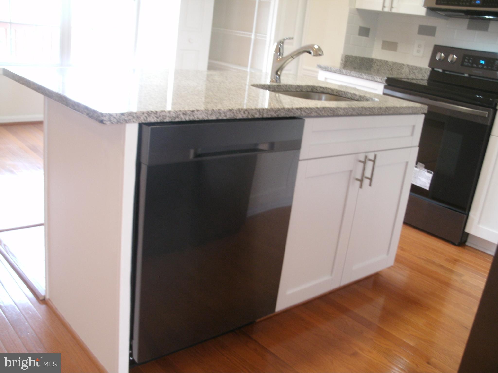 EMERALD KNOLLS - Residential