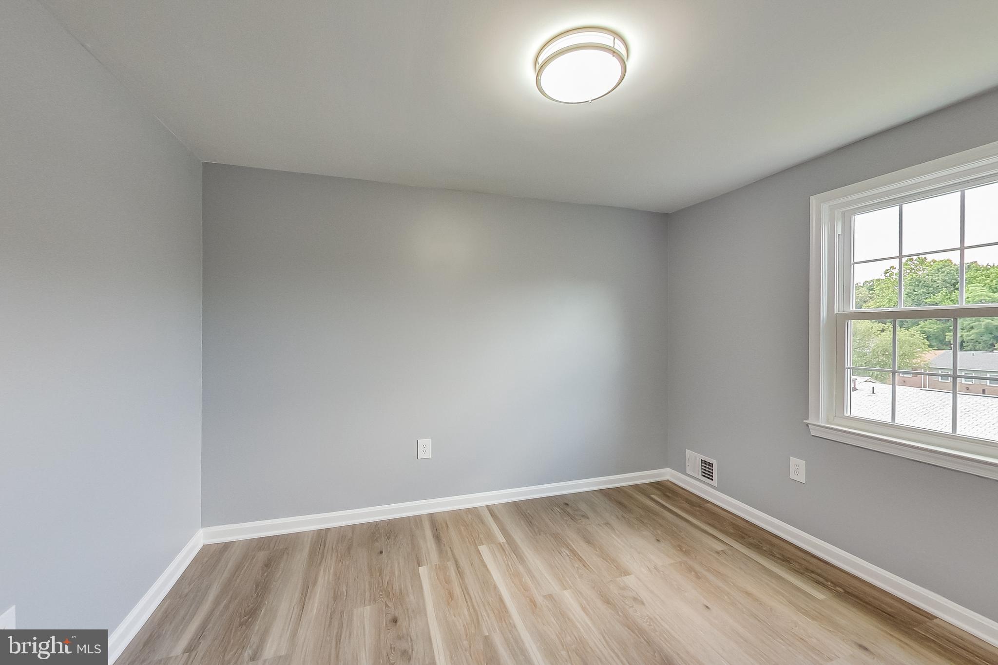 PINEWOOD HILL - Residential Lease