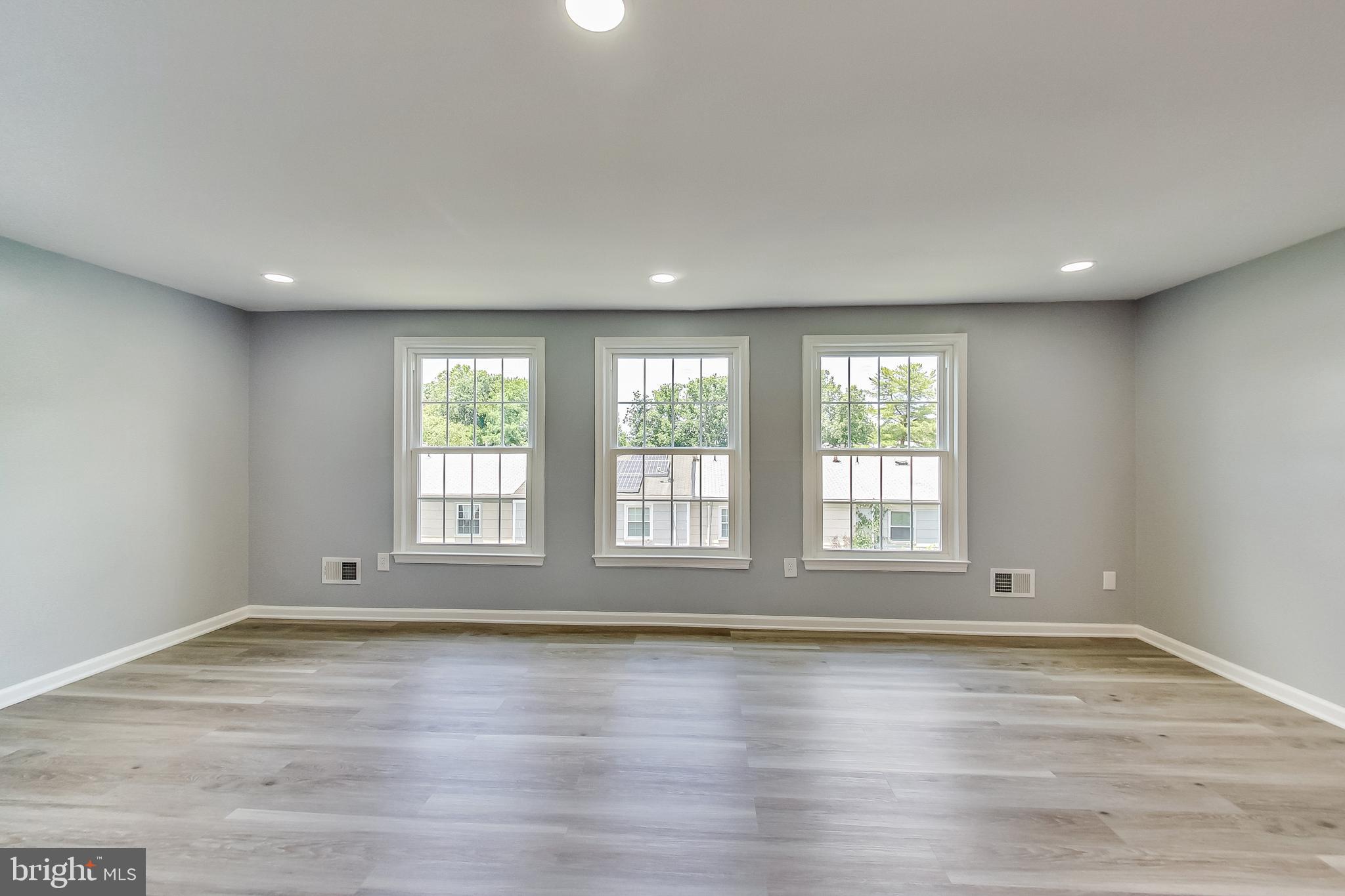 PINEWOOD HILL - Residential Lease