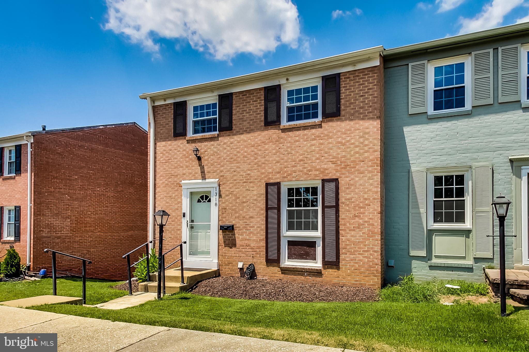 PINEWOOD HILL - Residential Lease