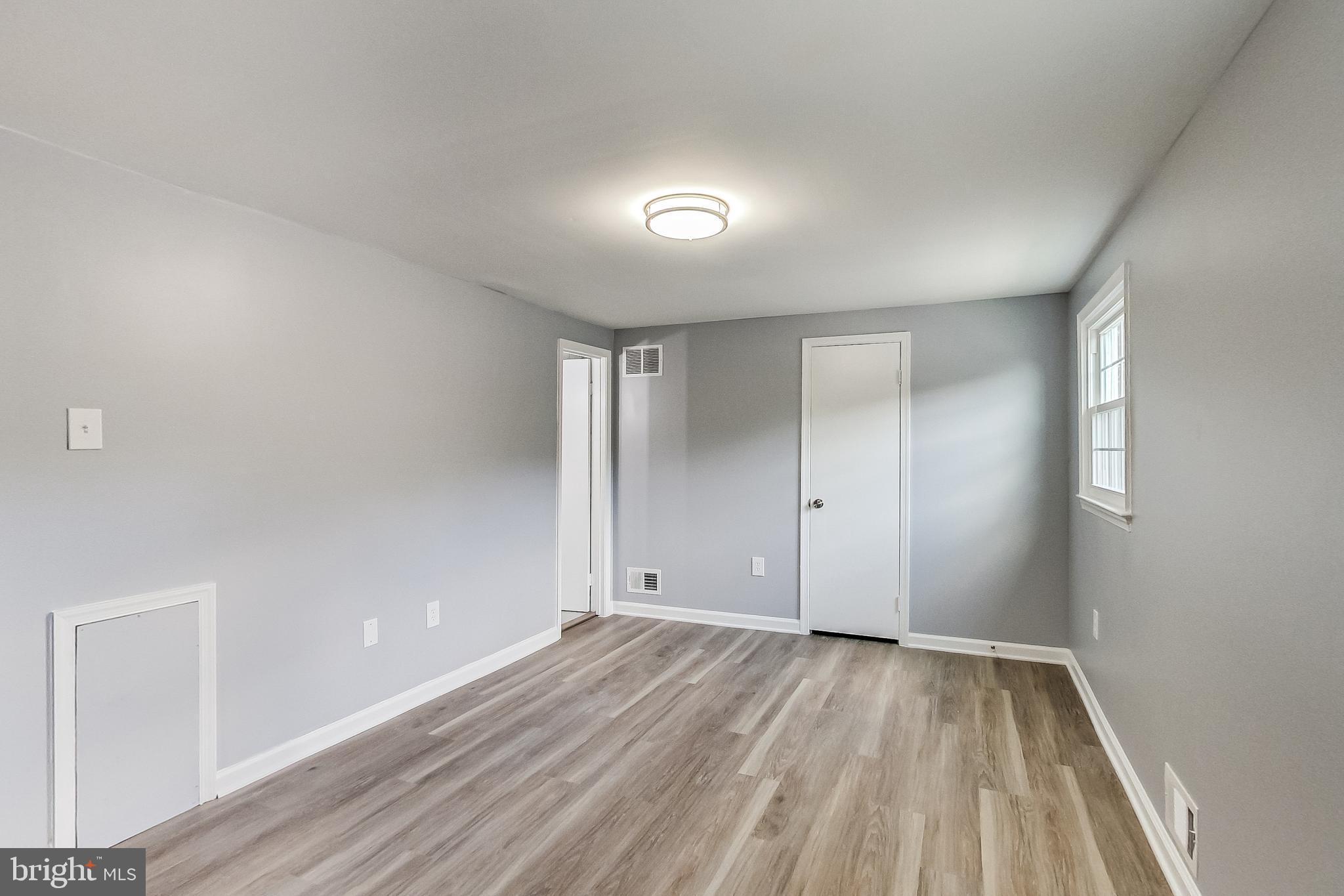 PINEWOOD HILL - Residential Lease