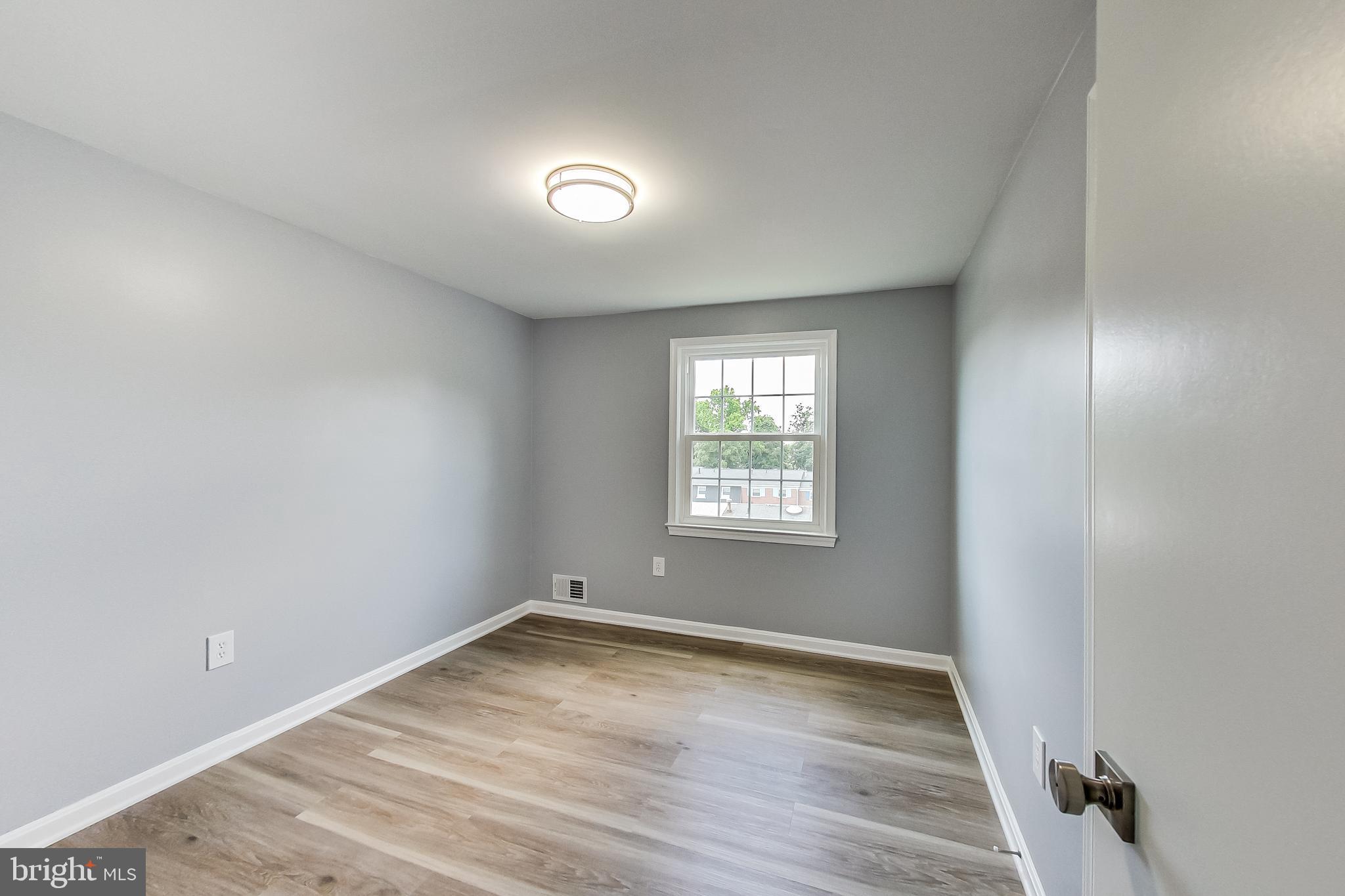 PINEWOOD HILL - Residential Lease