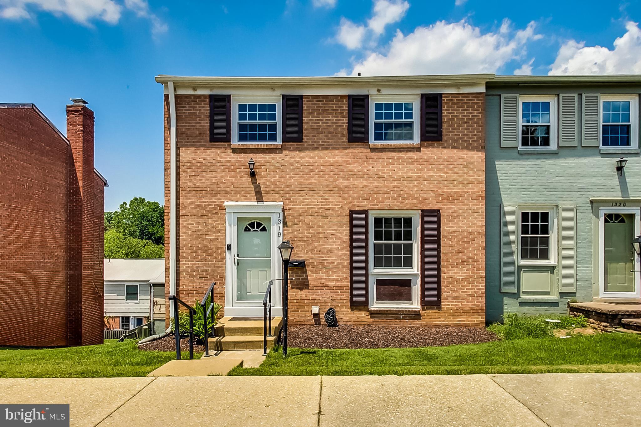 You don't want to miss out on this three level townhome in Fantastic Fort Washington. This end-unit townhome has been completely renovated. Spacious kitchen with all new appliances, stunning back splash and sprayer faucet, all new flooring,recessed lighting and updated light fixtures throughout. Upper-level boast three large bedrooms with plenty of closet space in each. Primary bedroom with walk in shower. Full size washer and dryer in unit. Great location. Just minutes from the new Giant on 210, National Harbor, Tanger Outlet, and MGM. Easy commute to DC or VA. Public transportation. Won't last long. Applicants should have strong credit. Owner prefers 24 month lease.