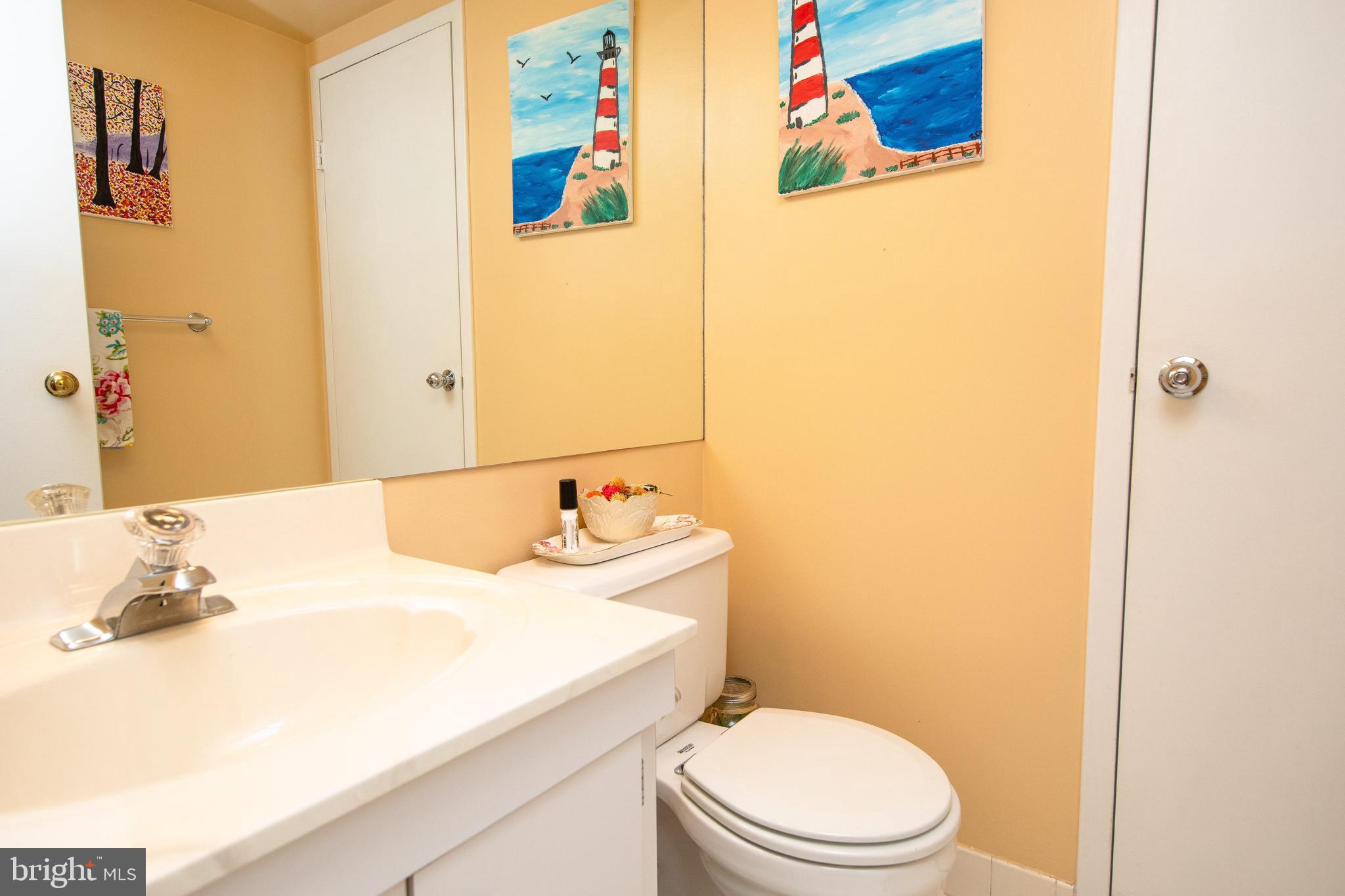 QUEEN VILLAGE - Residential