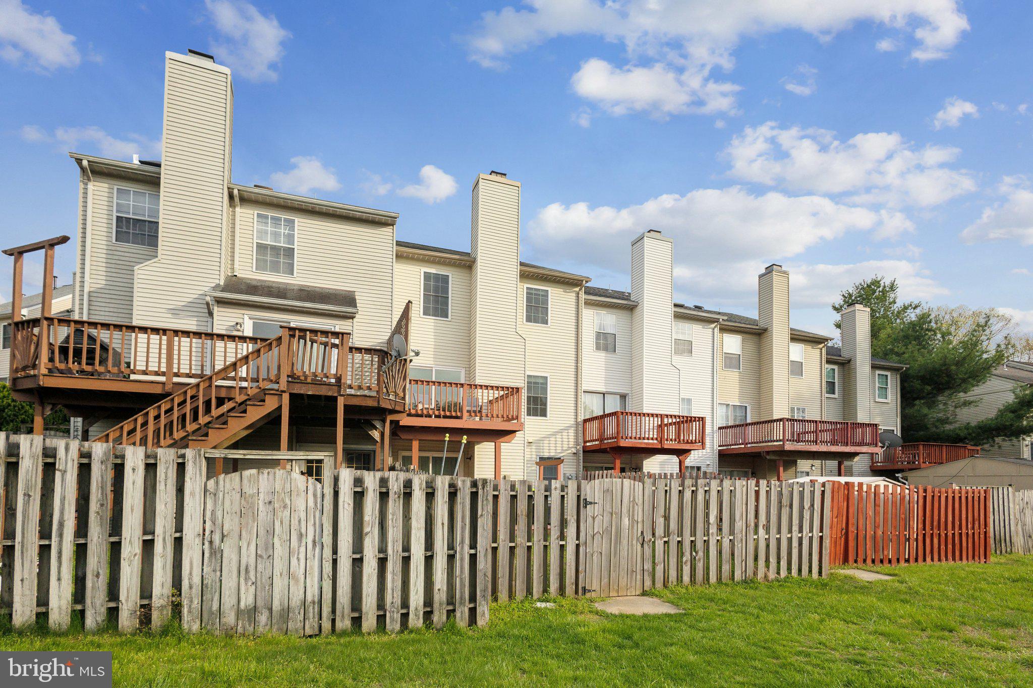 COURTS AT STAFFORD - Residential Lease