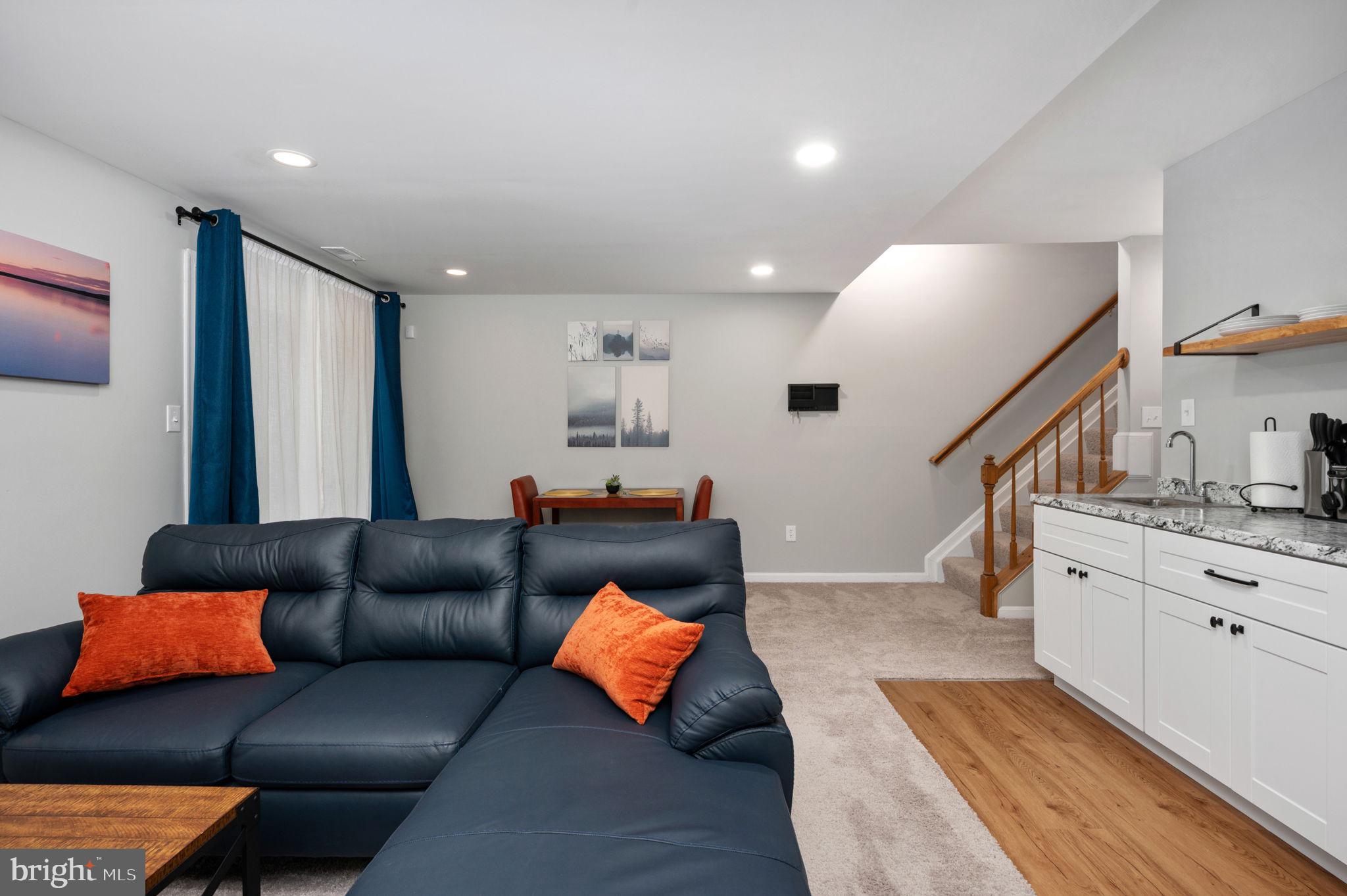 COURTS AT STAFFORD - Residential Lease