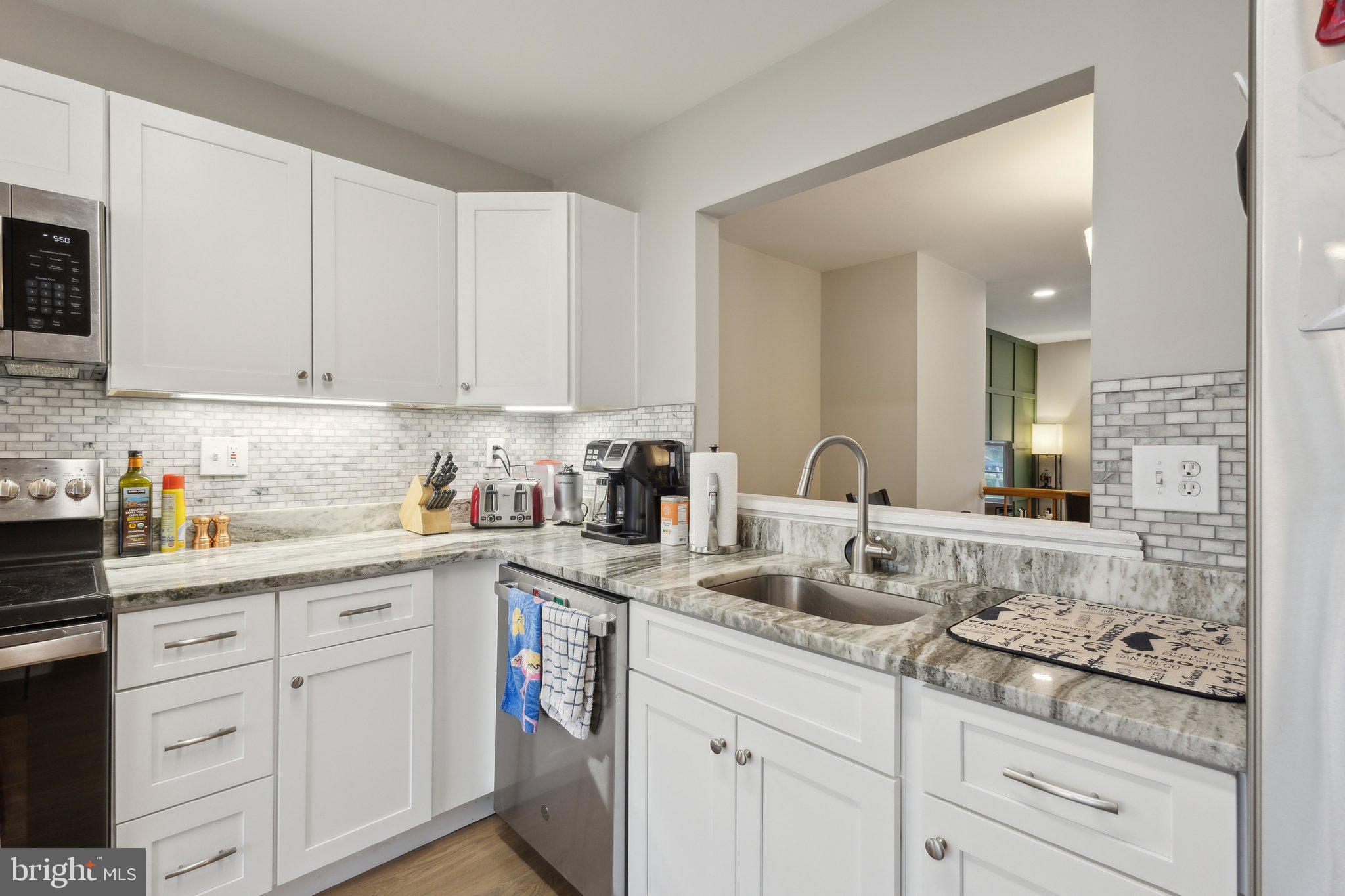 COURTS AT STAFFORD - Residential Lease