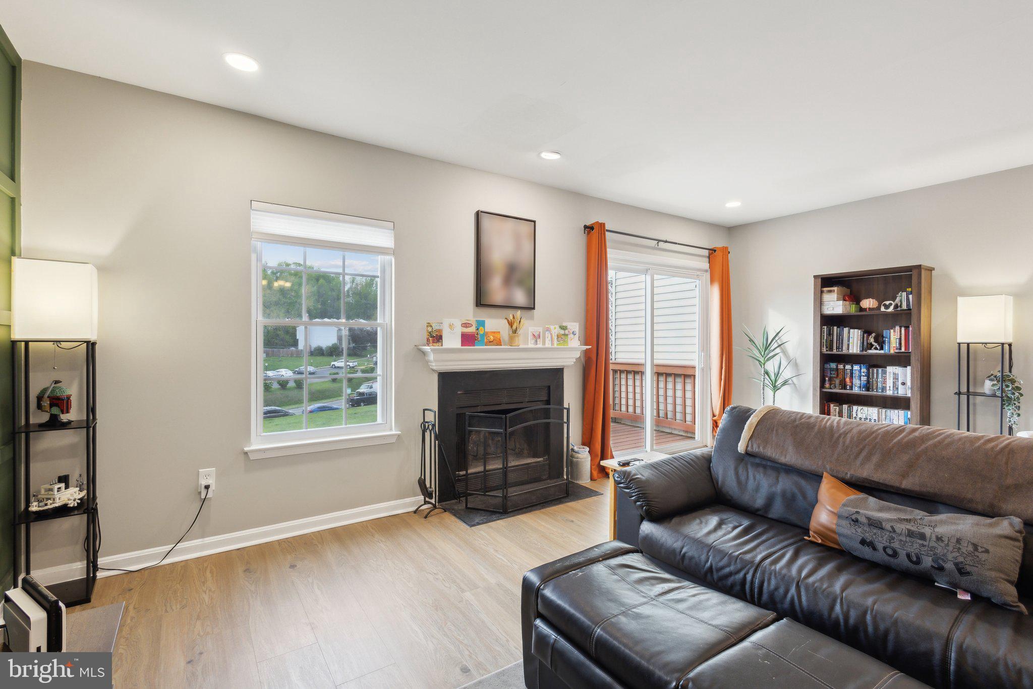 COURTS AT STAFFORD - Residential Lease