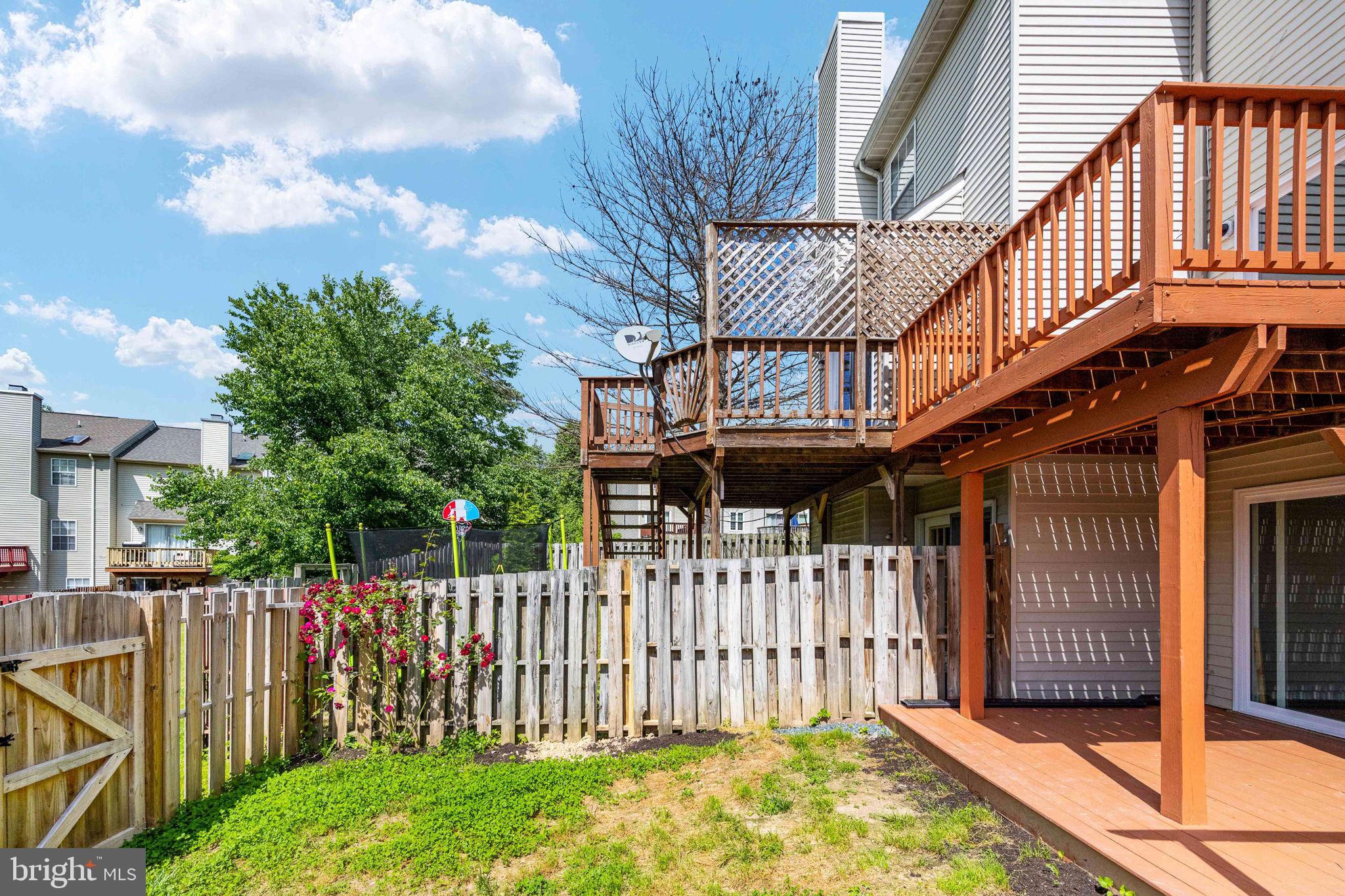 COURTS AT STAFFORD - Residential Lease