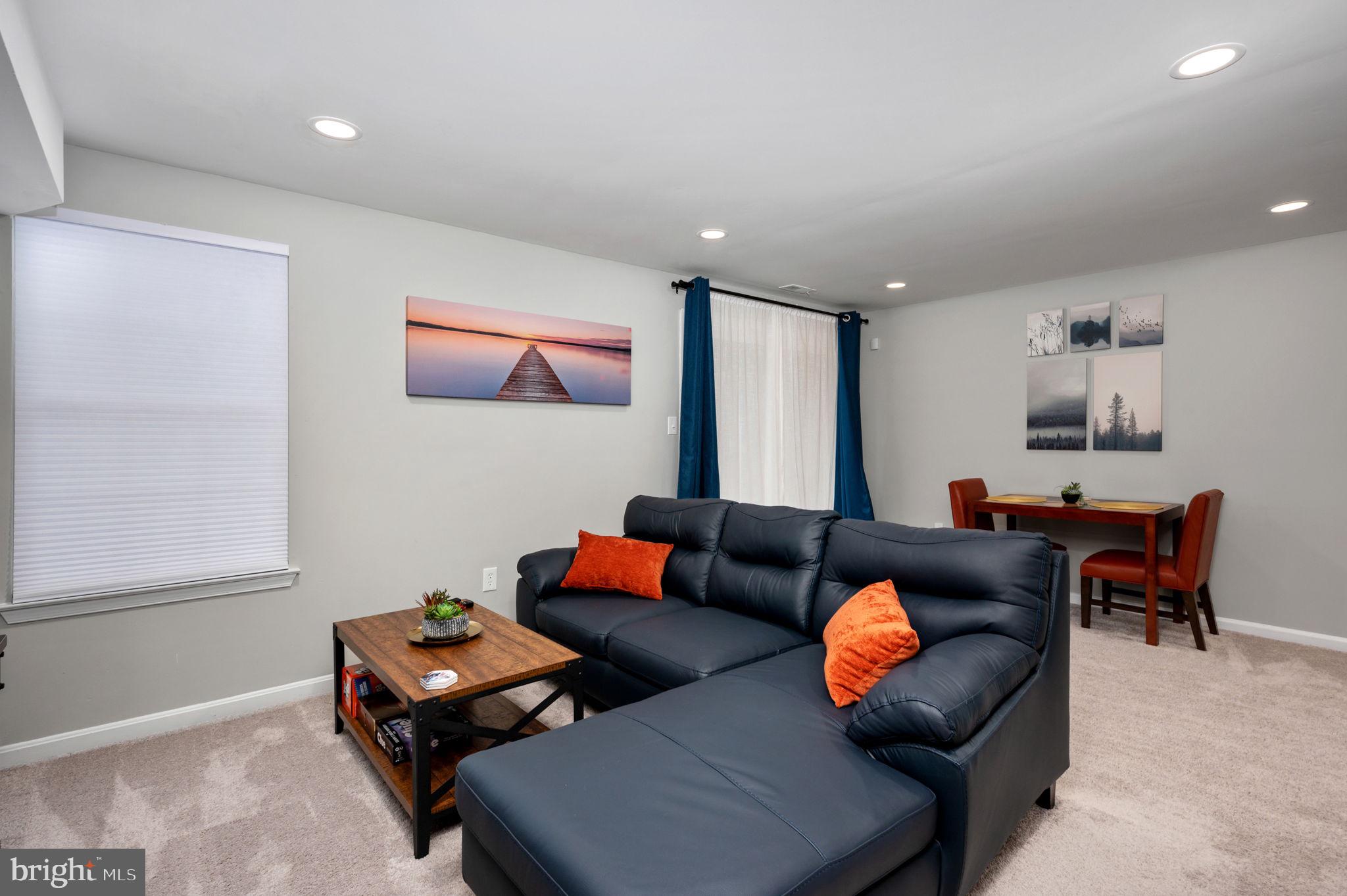 COURTS AT STAFFORD - Residential Lease