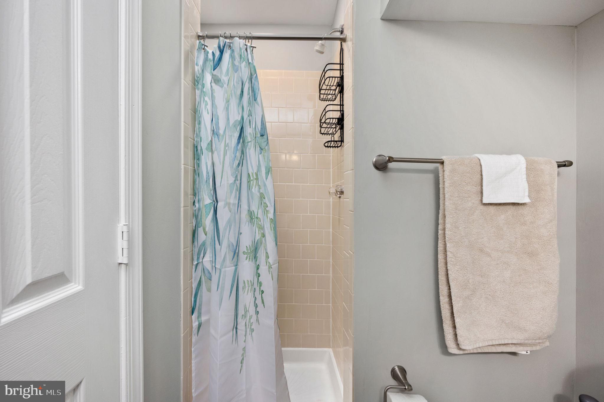 COURTS AT STAFFORD - Residential Lease