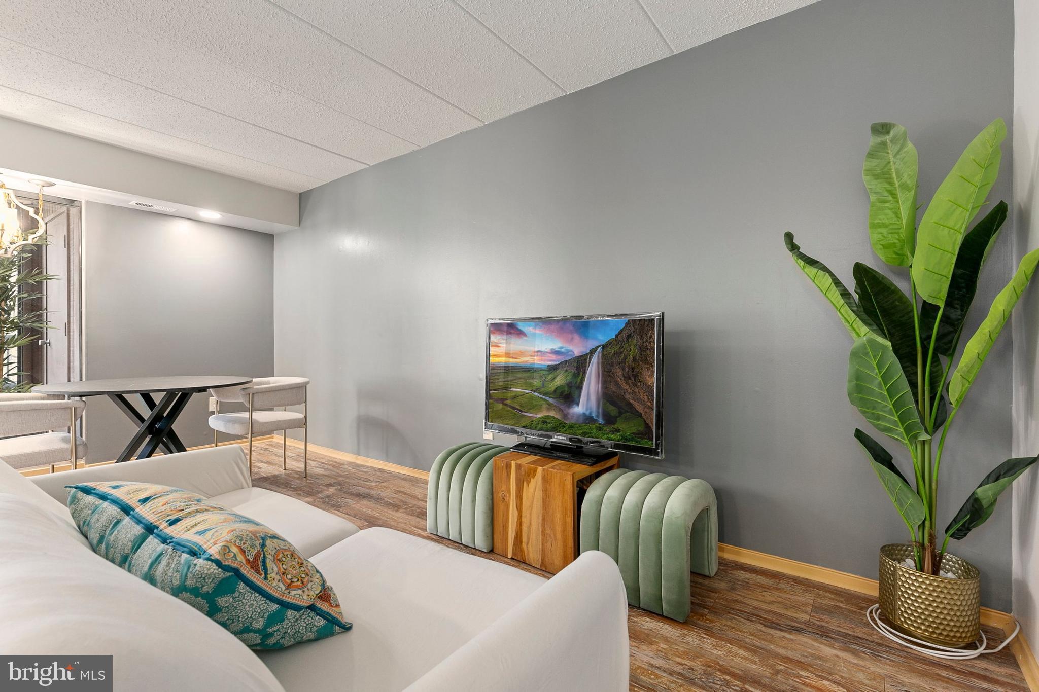 VILLAGE OF HARPERS CHOICE - Residential