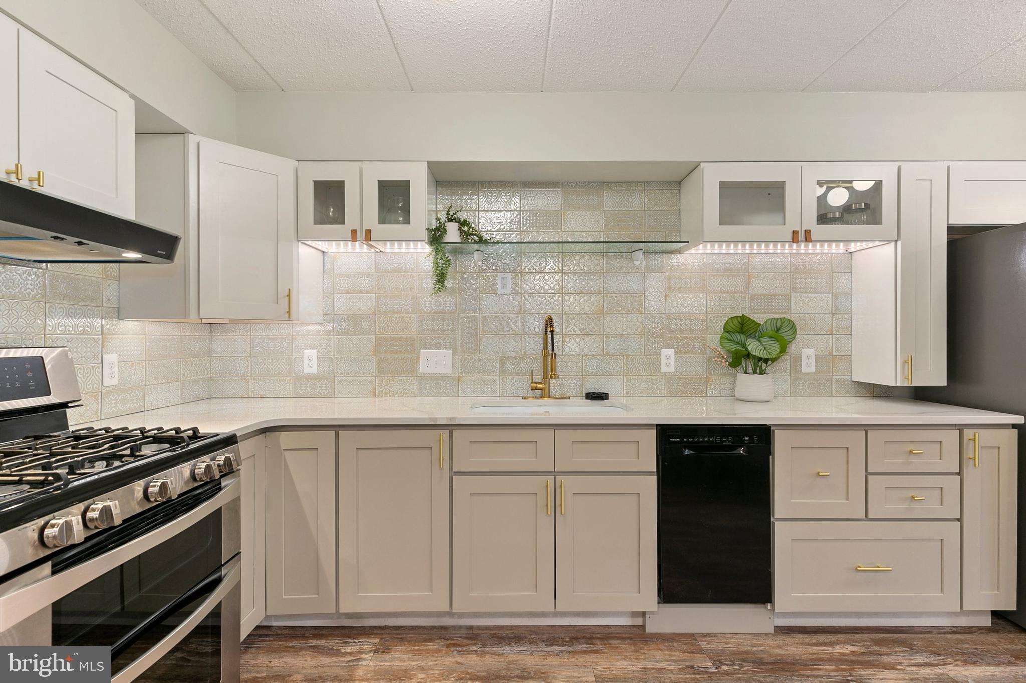 VILLAGE OF HARPERS CHOICE - Residential