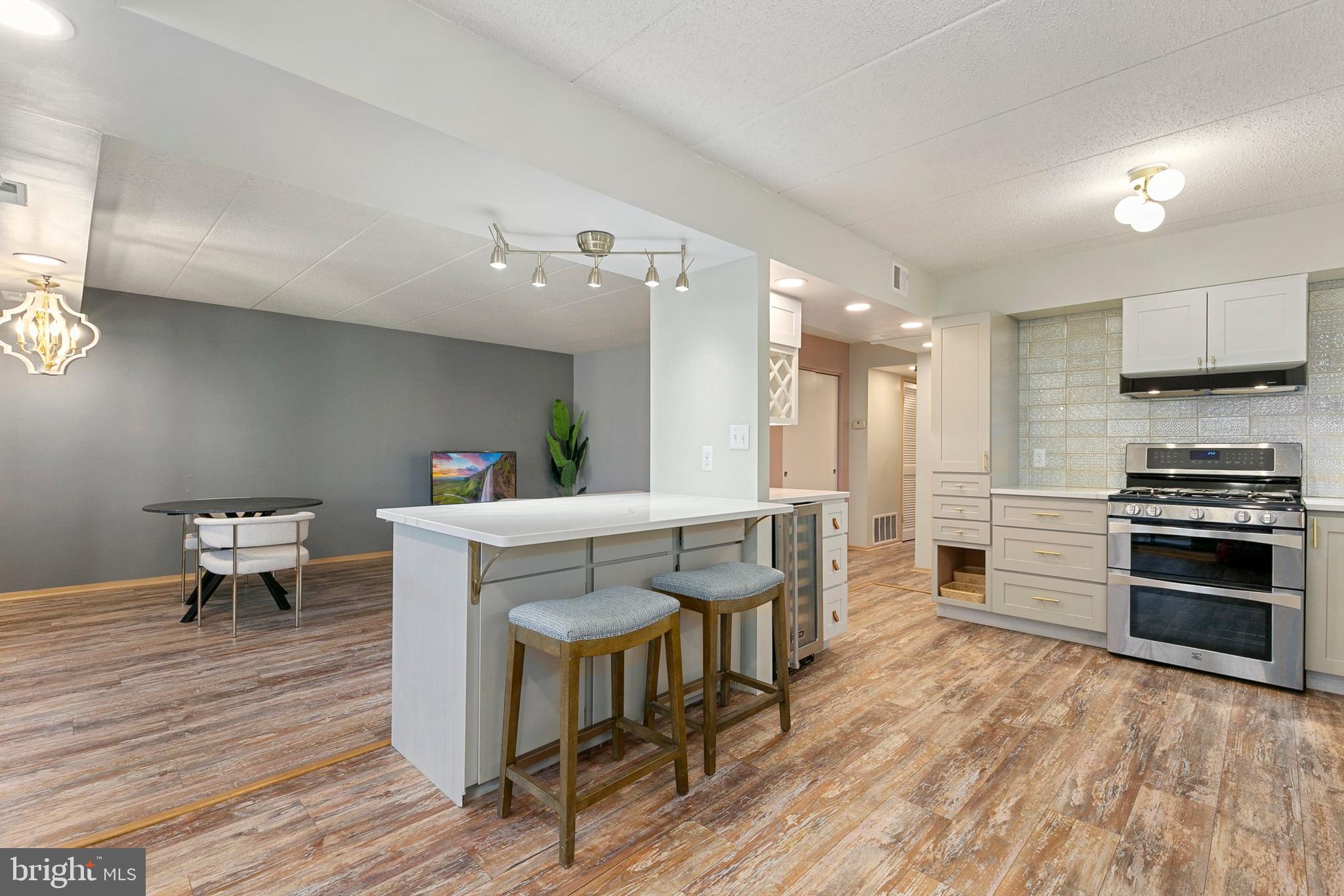 VILLAGE OF HARPERS CHOICE - Residential