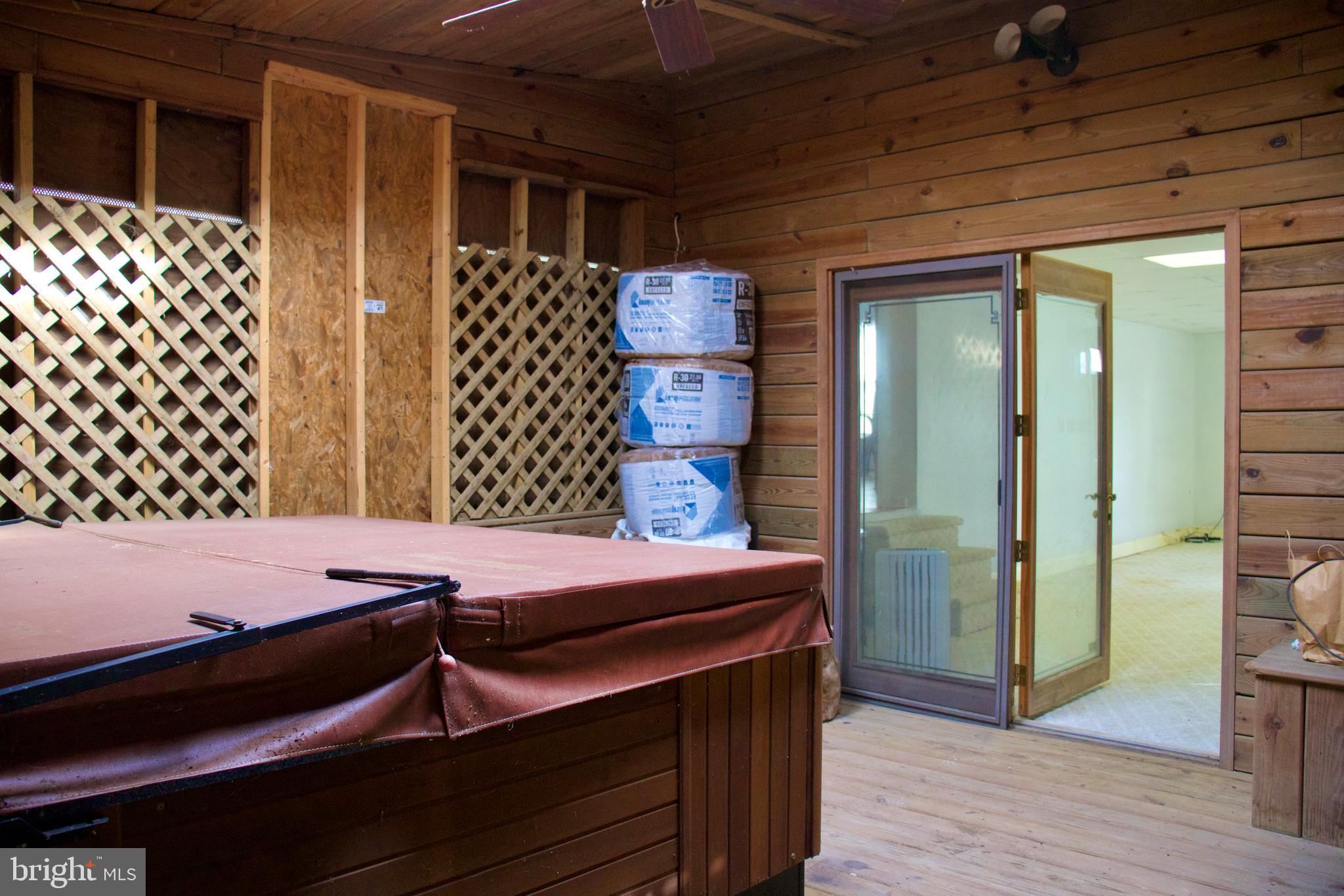 CHESTNUT HILL ESTATES - Residential