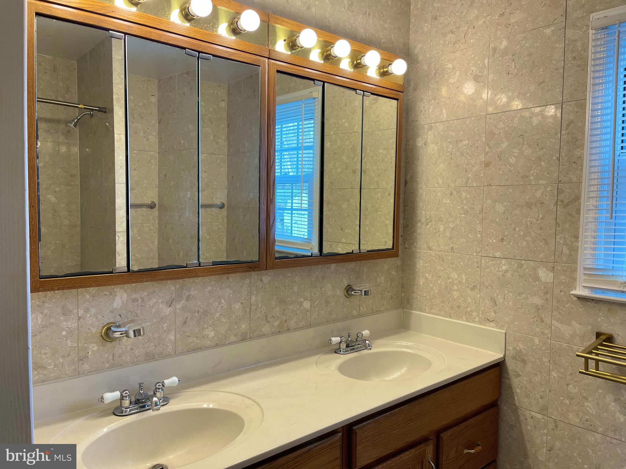 CHESTNUT HILL ESTATES - Residential