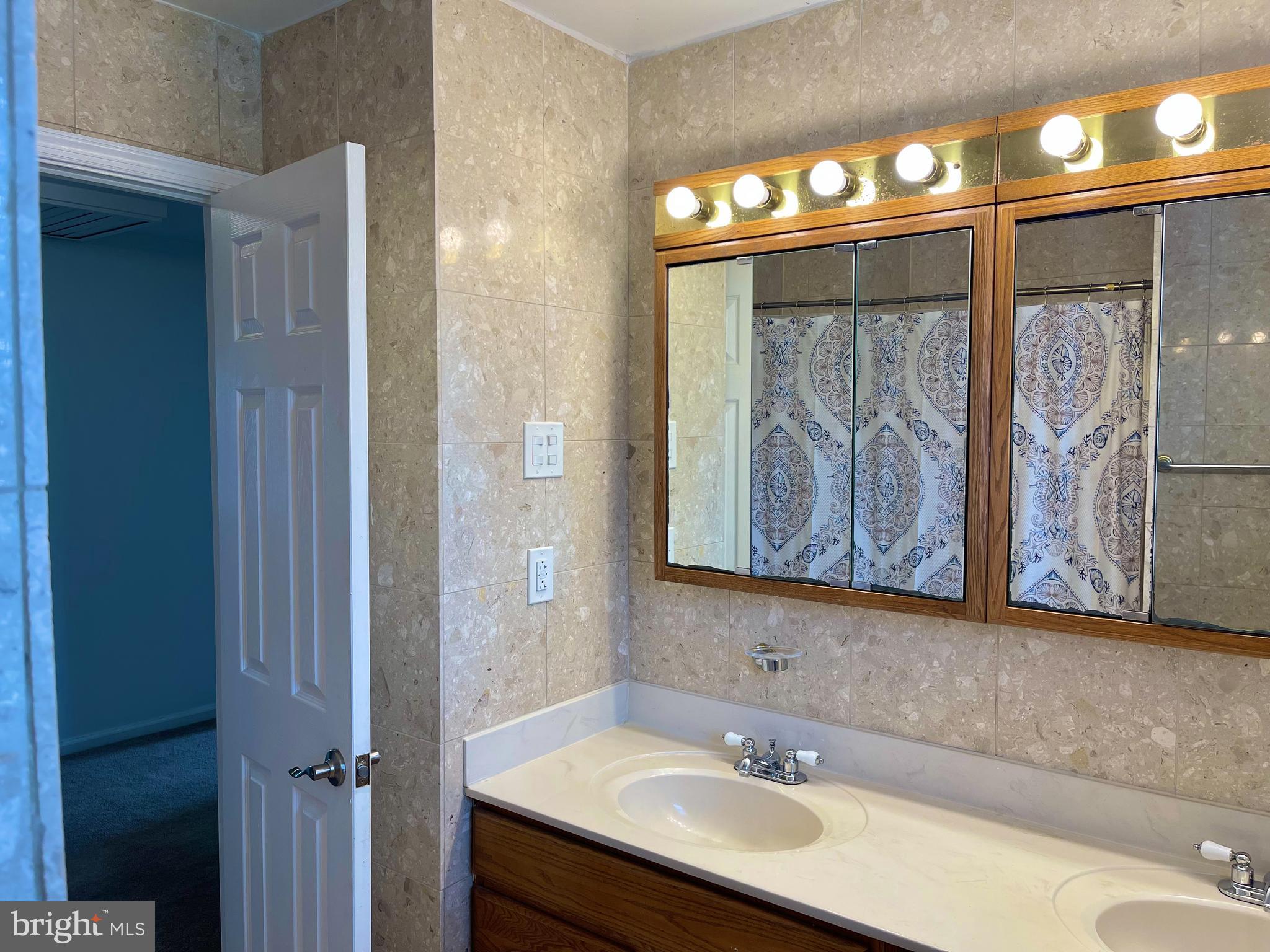 CHESTNUT HILL ESTATES - Residential