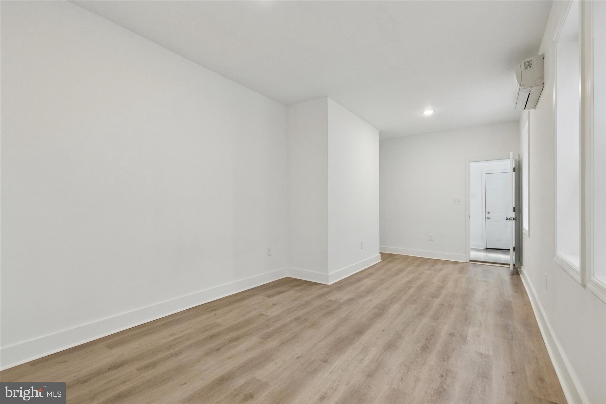 2250 N WOODSTOCK STREET