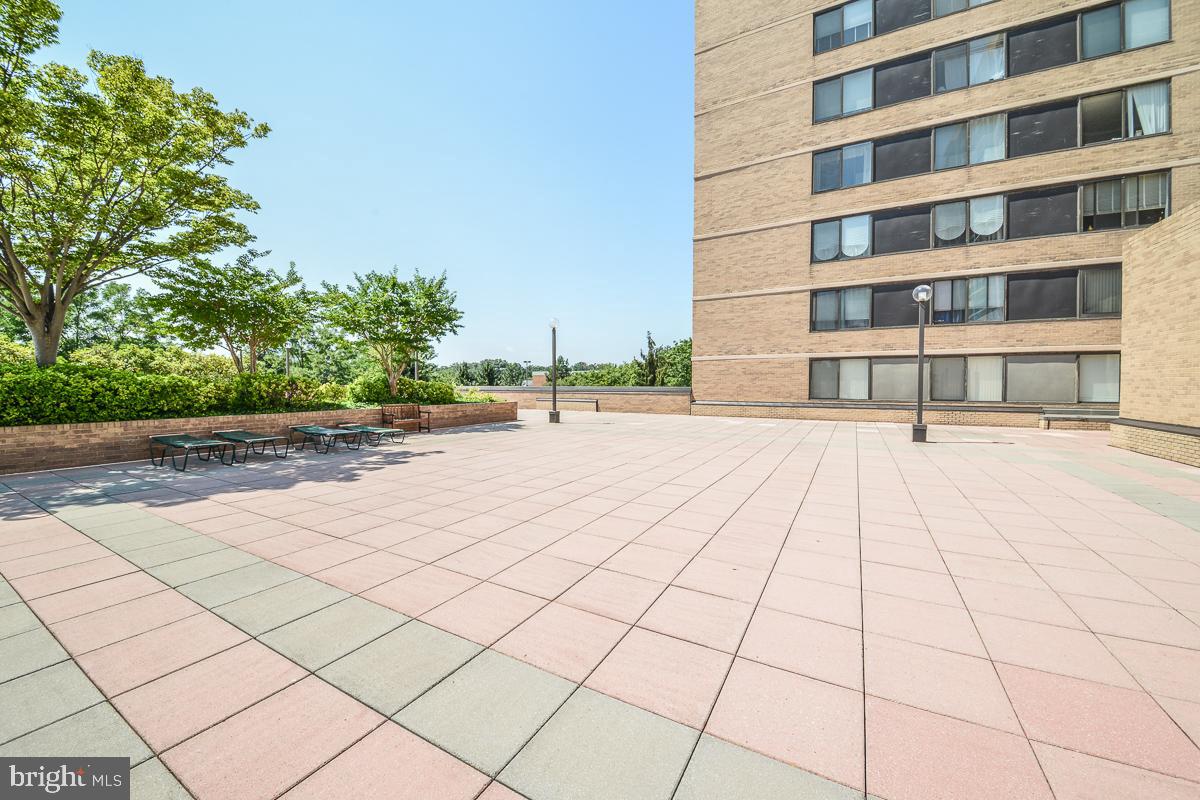 SKYLINE HOUSE - Residential Lease